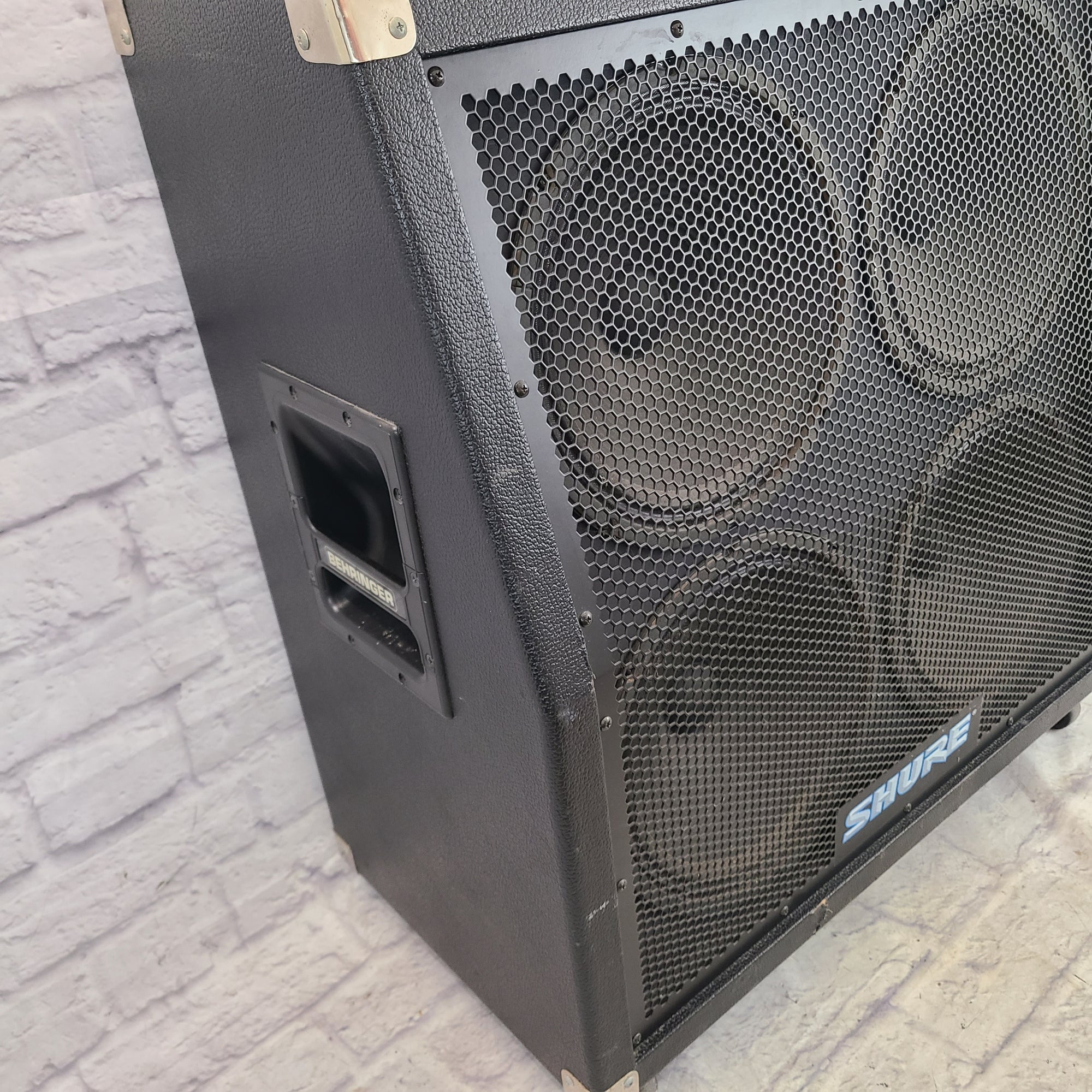 Behringer Ultrastack BG412H 4x12 Guitar Cab