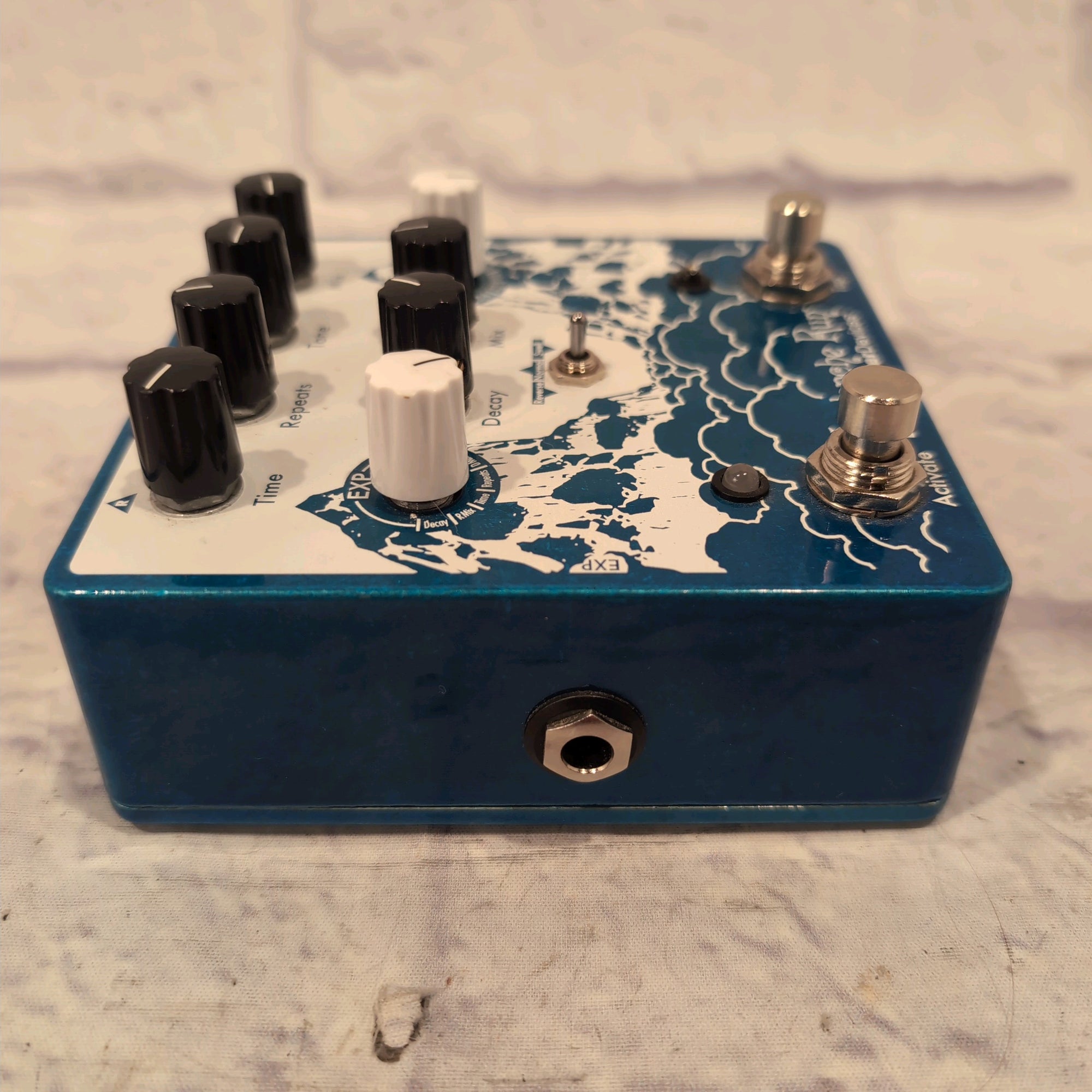 EarthQuaker Devices Avalanche Run Stereo Reverb & Delay w/ Tap Tempo