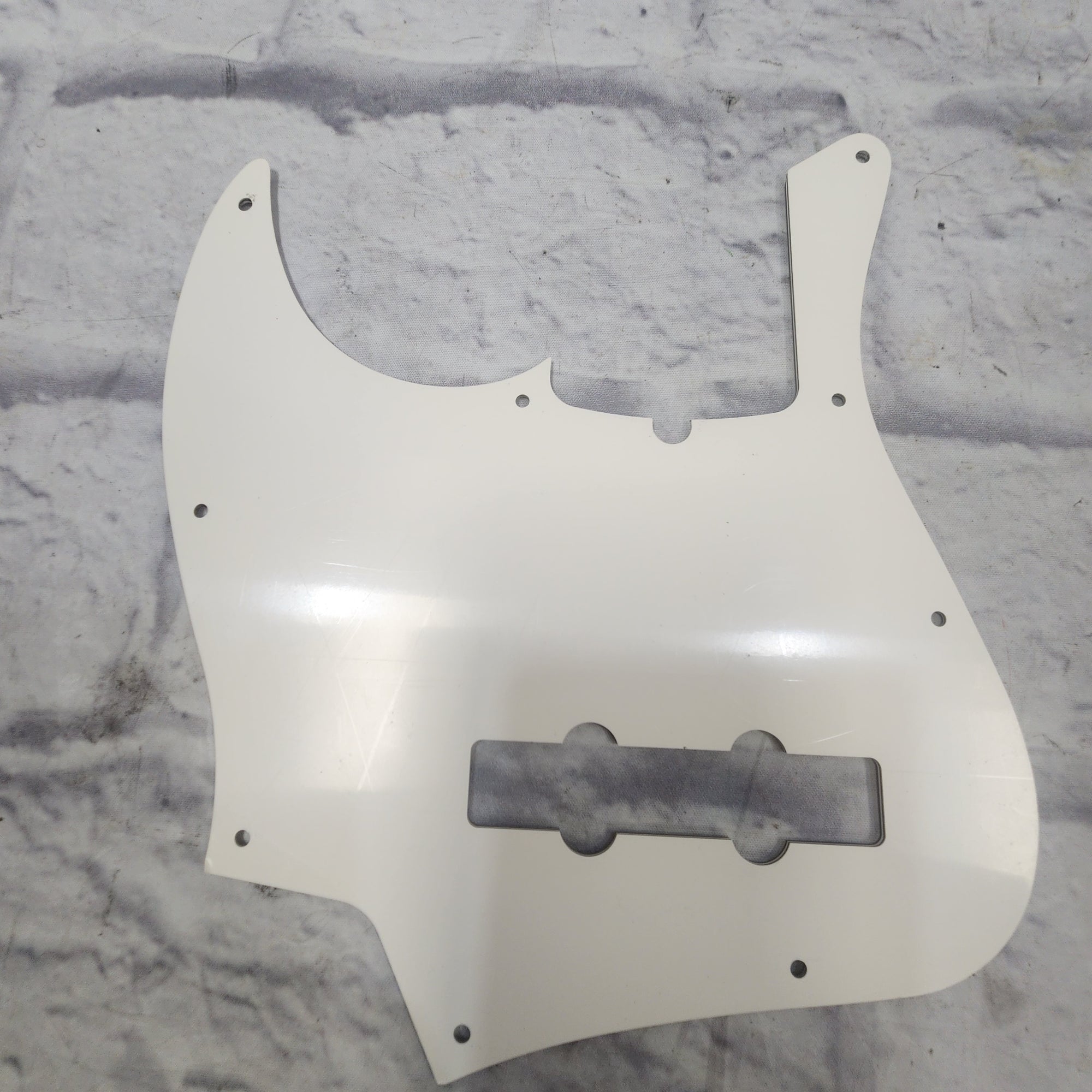 Fender 4-String American Deluxe Jazz Bass Tortoise Pickguard
