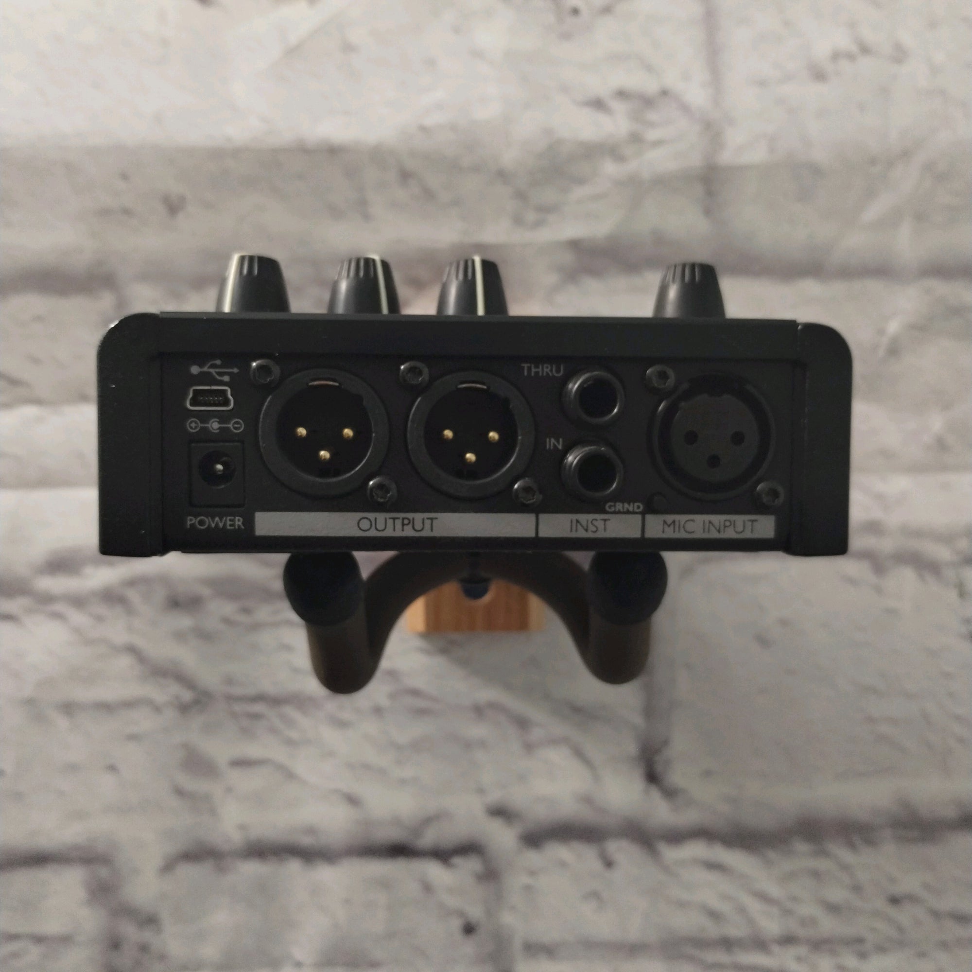 TC Helicon Voicetone Synth Vocal Pedal