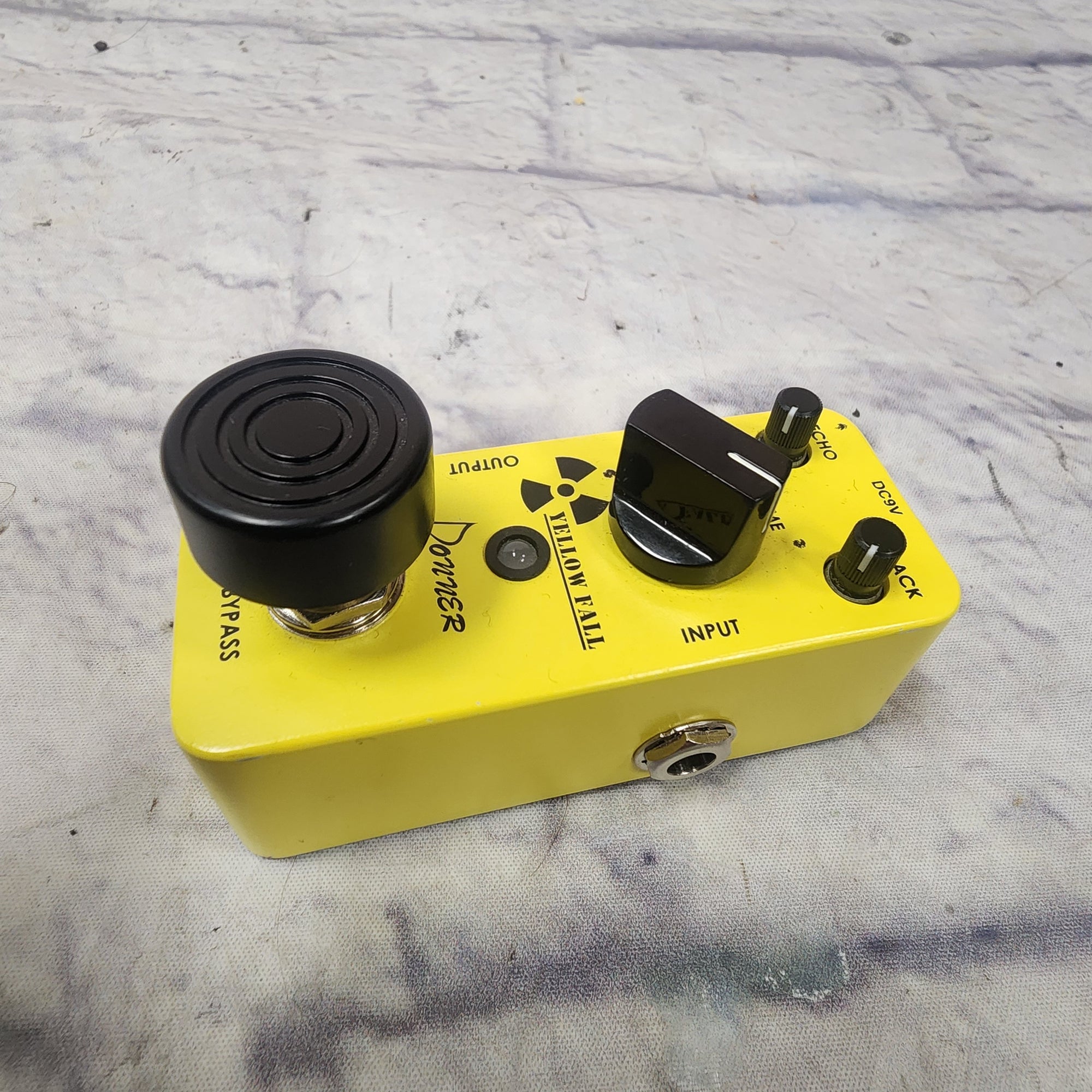 Donner Yellow Fall Analog Delay Mini Pedal