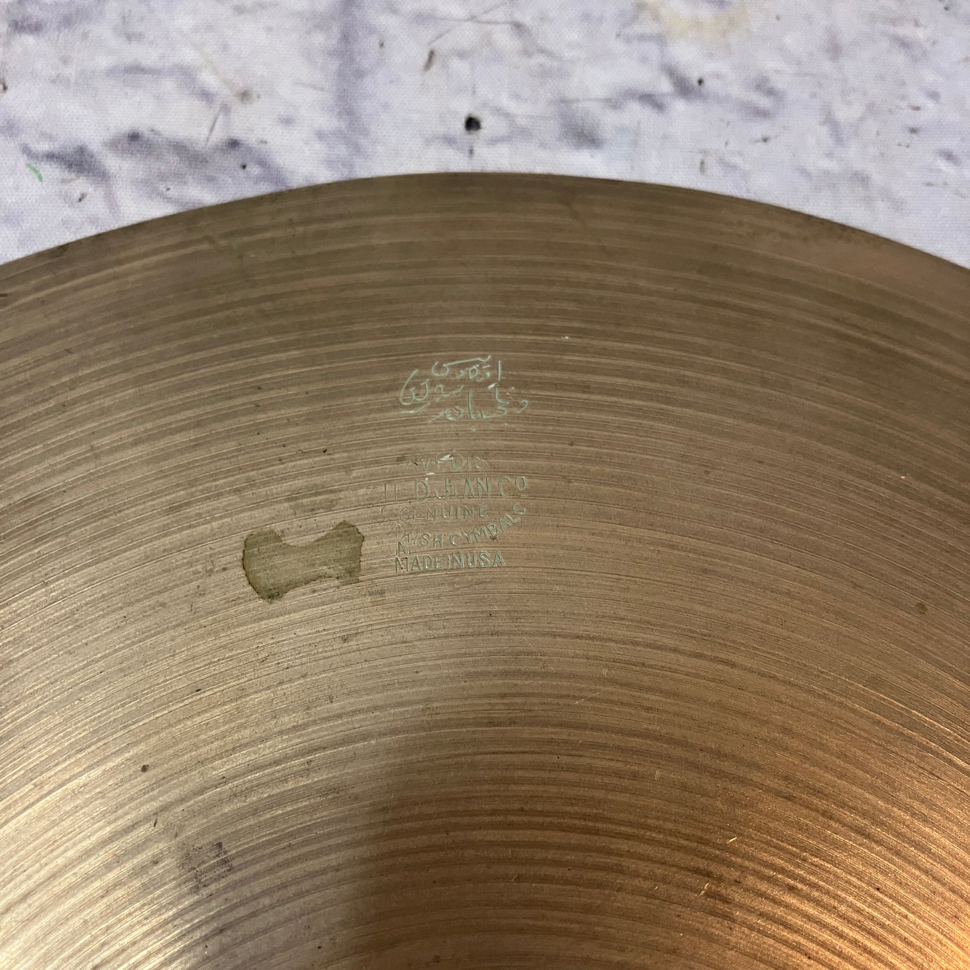 Zildjian 12 Inch Cymbal (CRACKED)