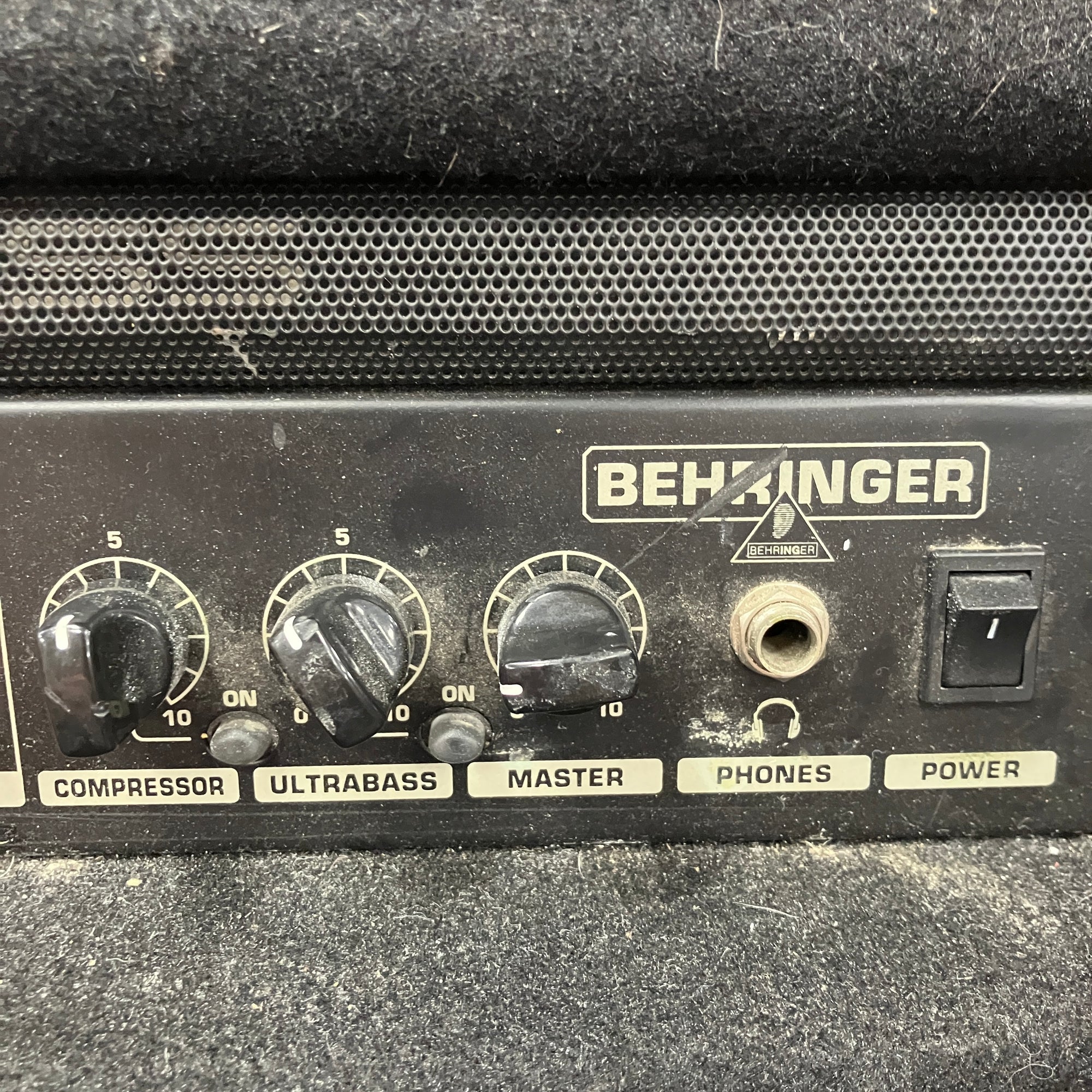 Behringer BXL3000A  Bass Guitar Amp AS IS - No Grill