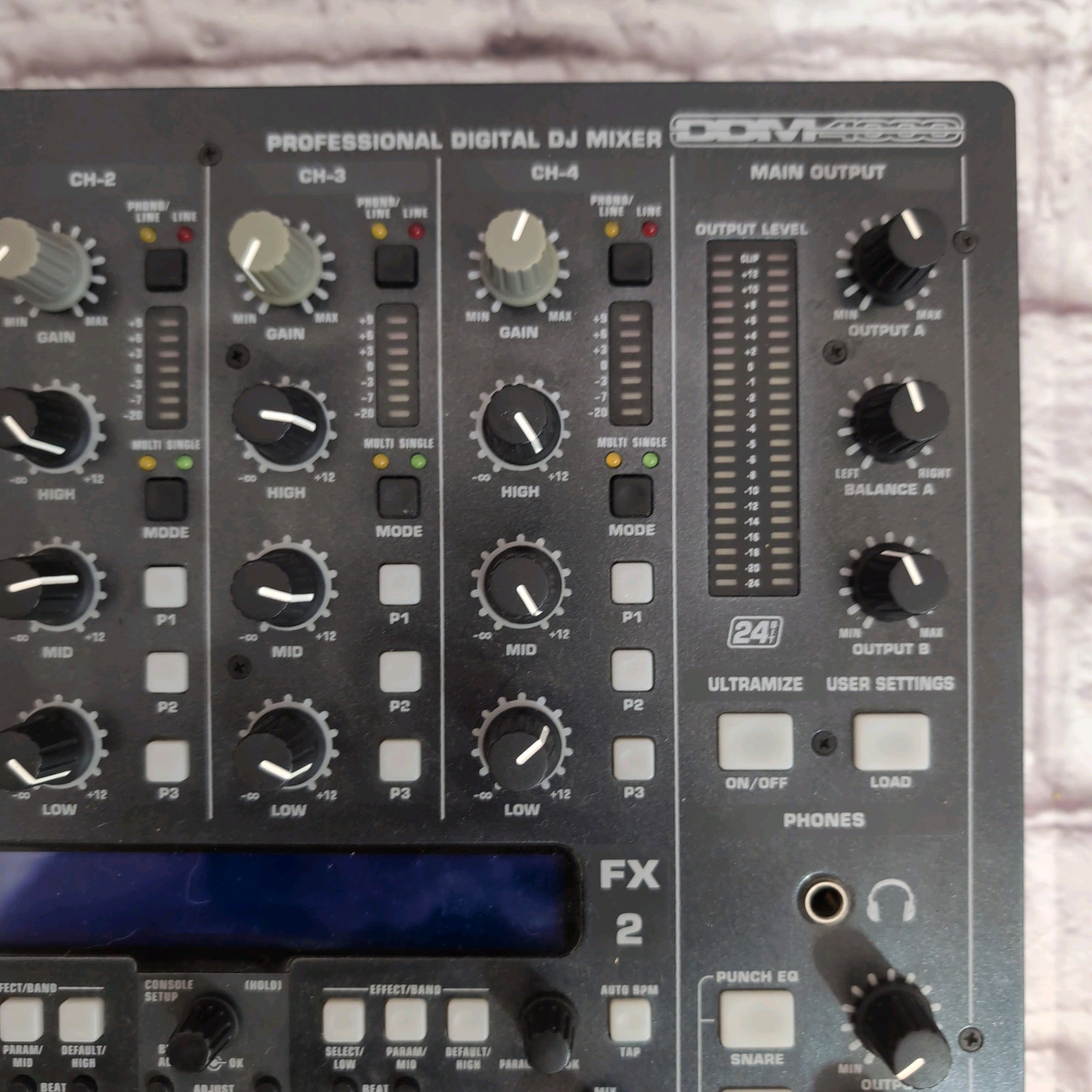Behringer DDM4000 Professional 4-Channel Digital DJ Mixer