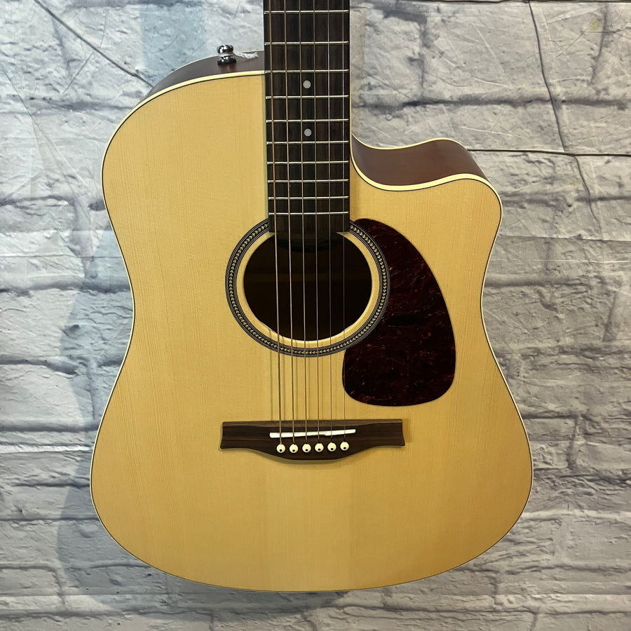 Seagull Coastline C6 Slim CW Spruce QI Acoustic Guitar w/ case