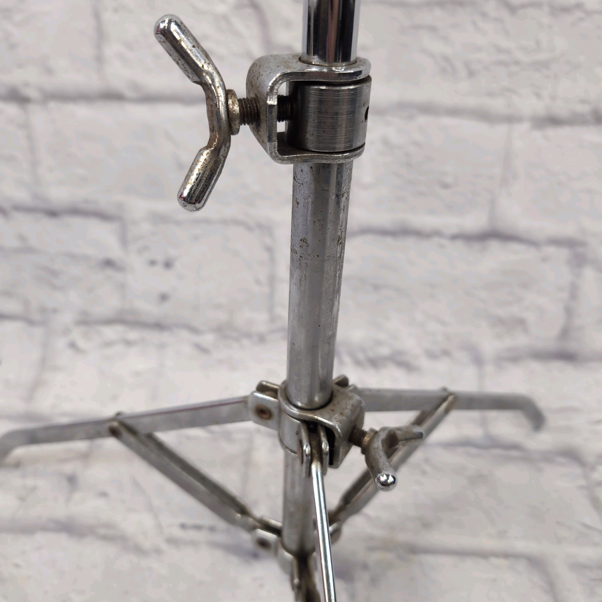 Unknown Bongo Stand
