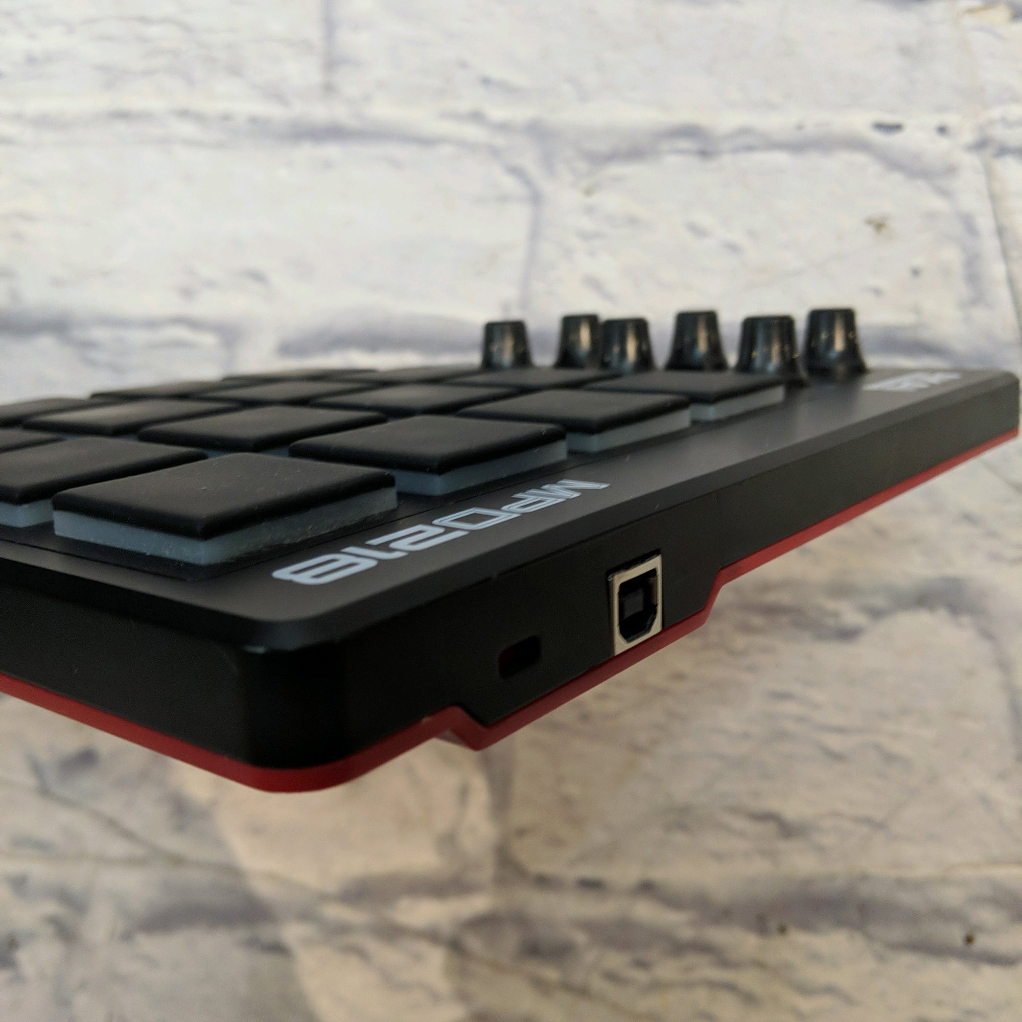 Akai MPD218 Controller