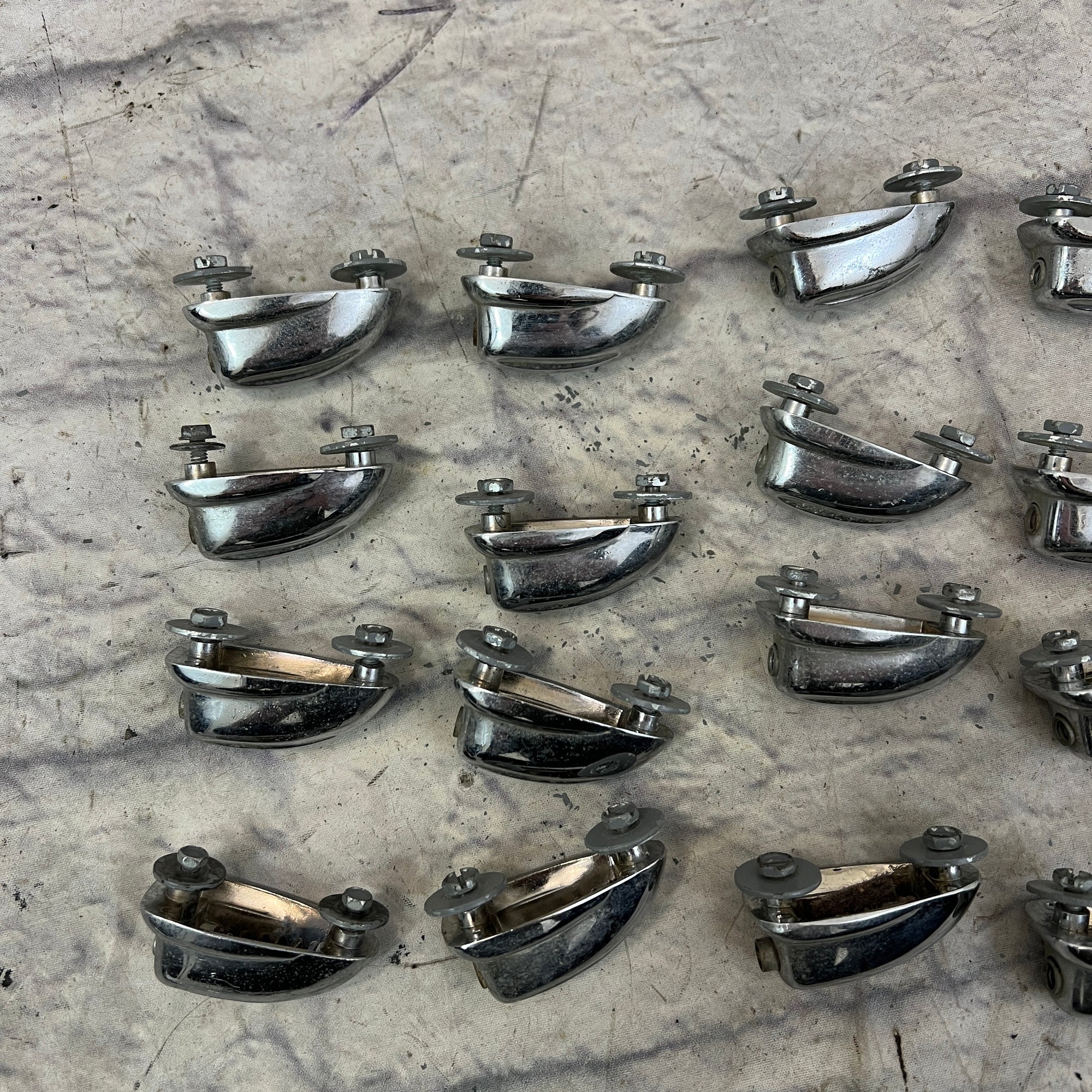 24x Slingerland Soundking Small Lugs