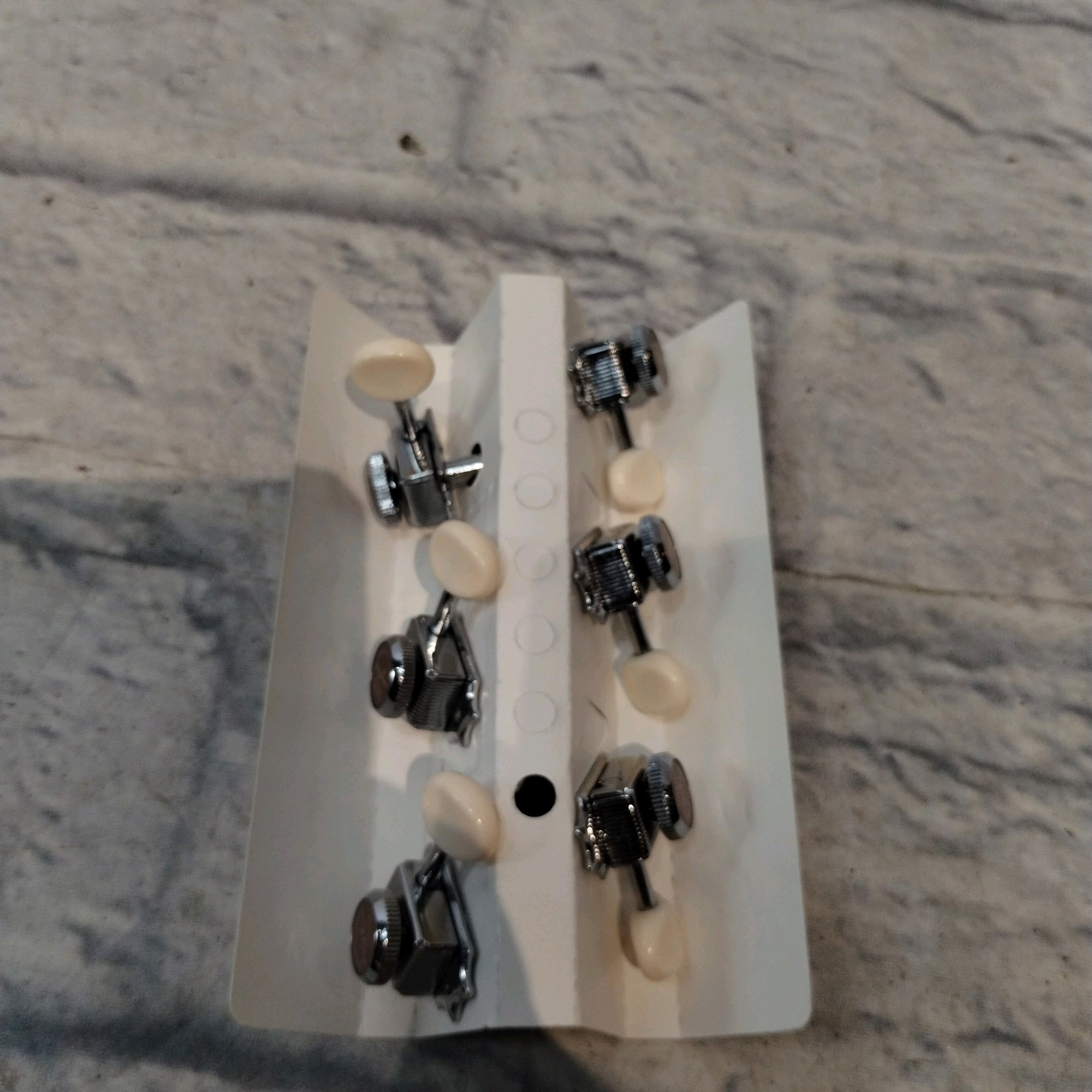 Guyker 3x3 White Button Locking Tuners