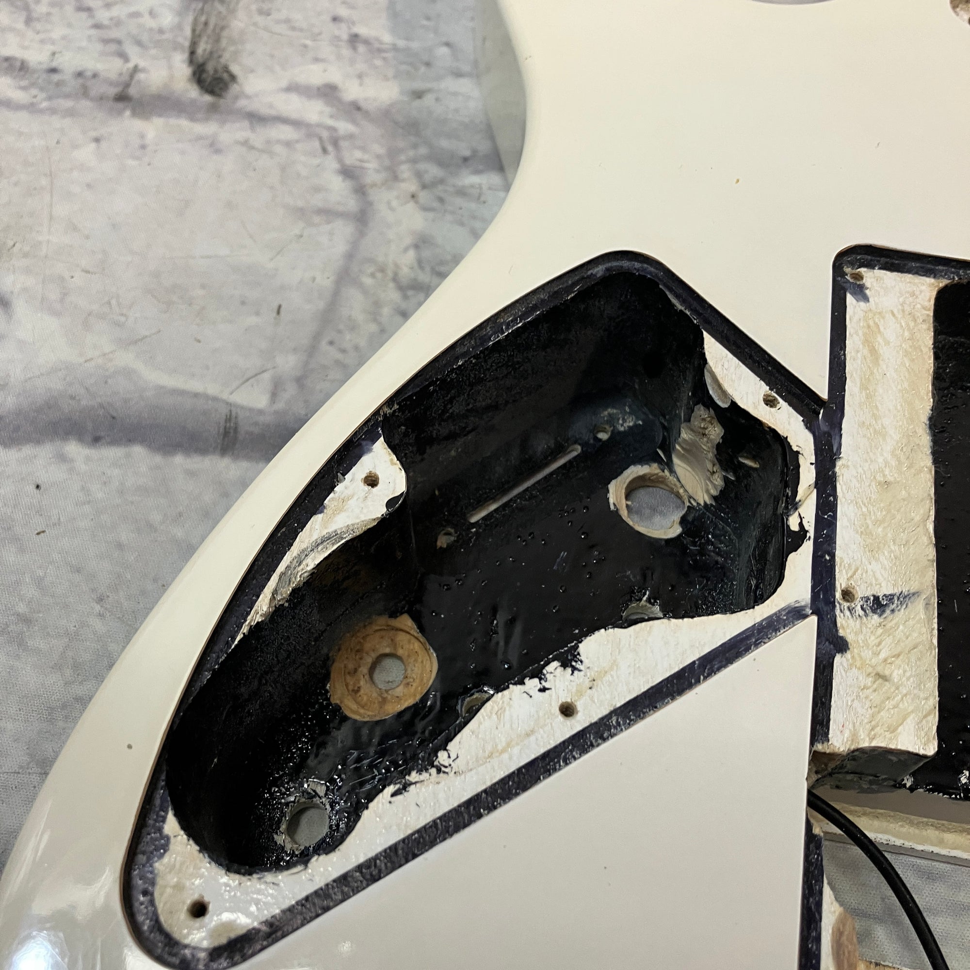 Unknown Cream Stratocaster Styled Electric Guitar Body