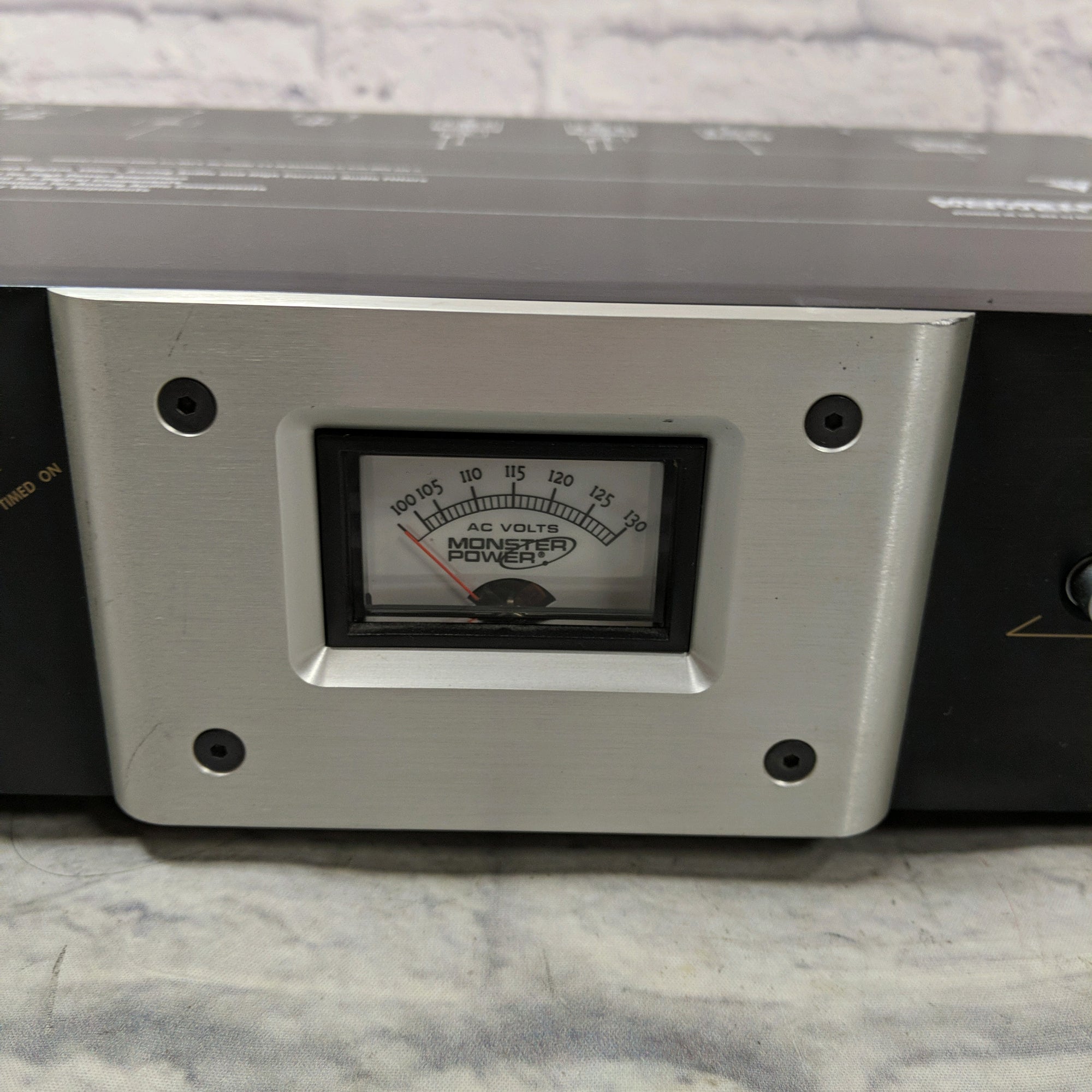 Monster Power HTS-3500 Power Center Power Conditioner