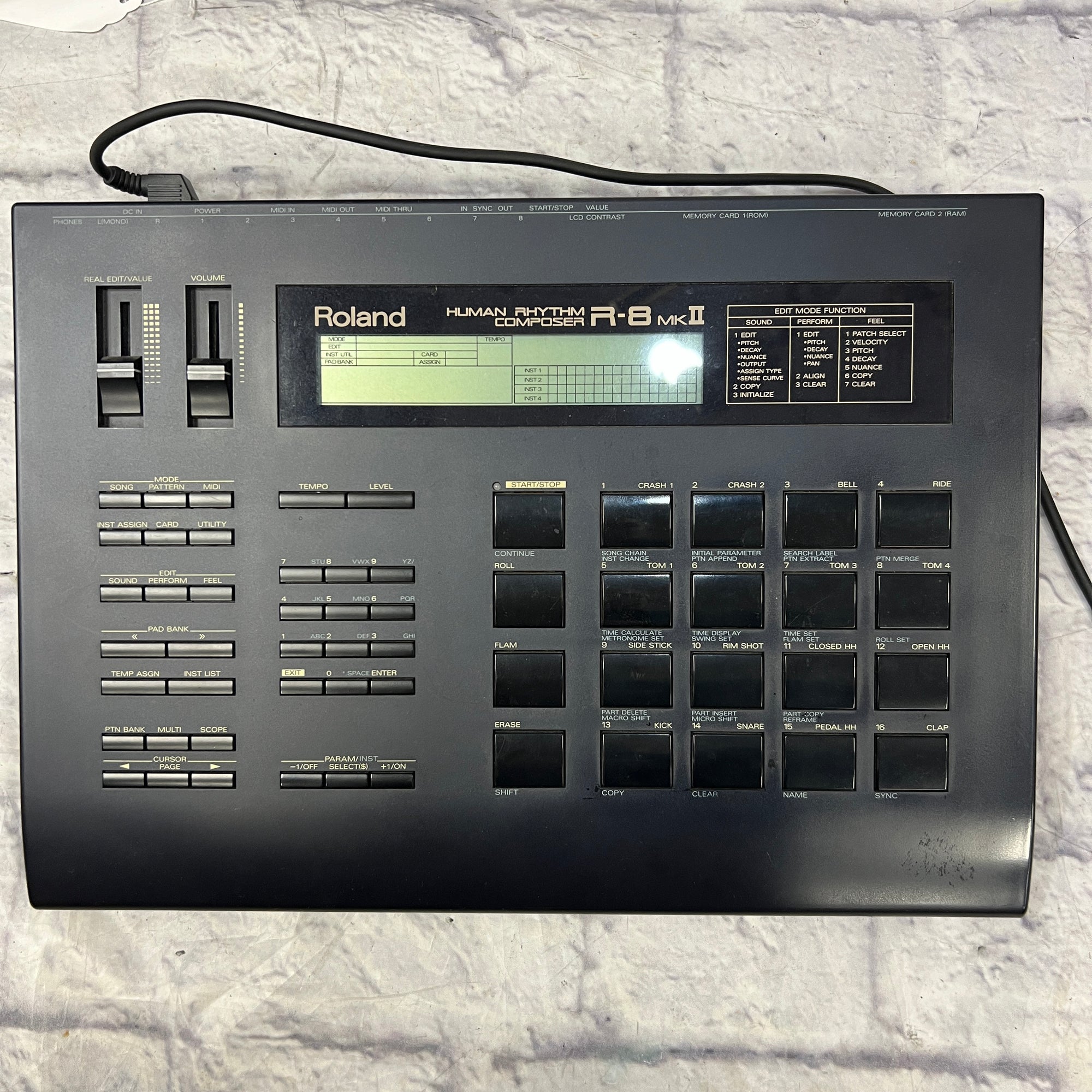 Roland R8 mkII Electronic Drum Machine