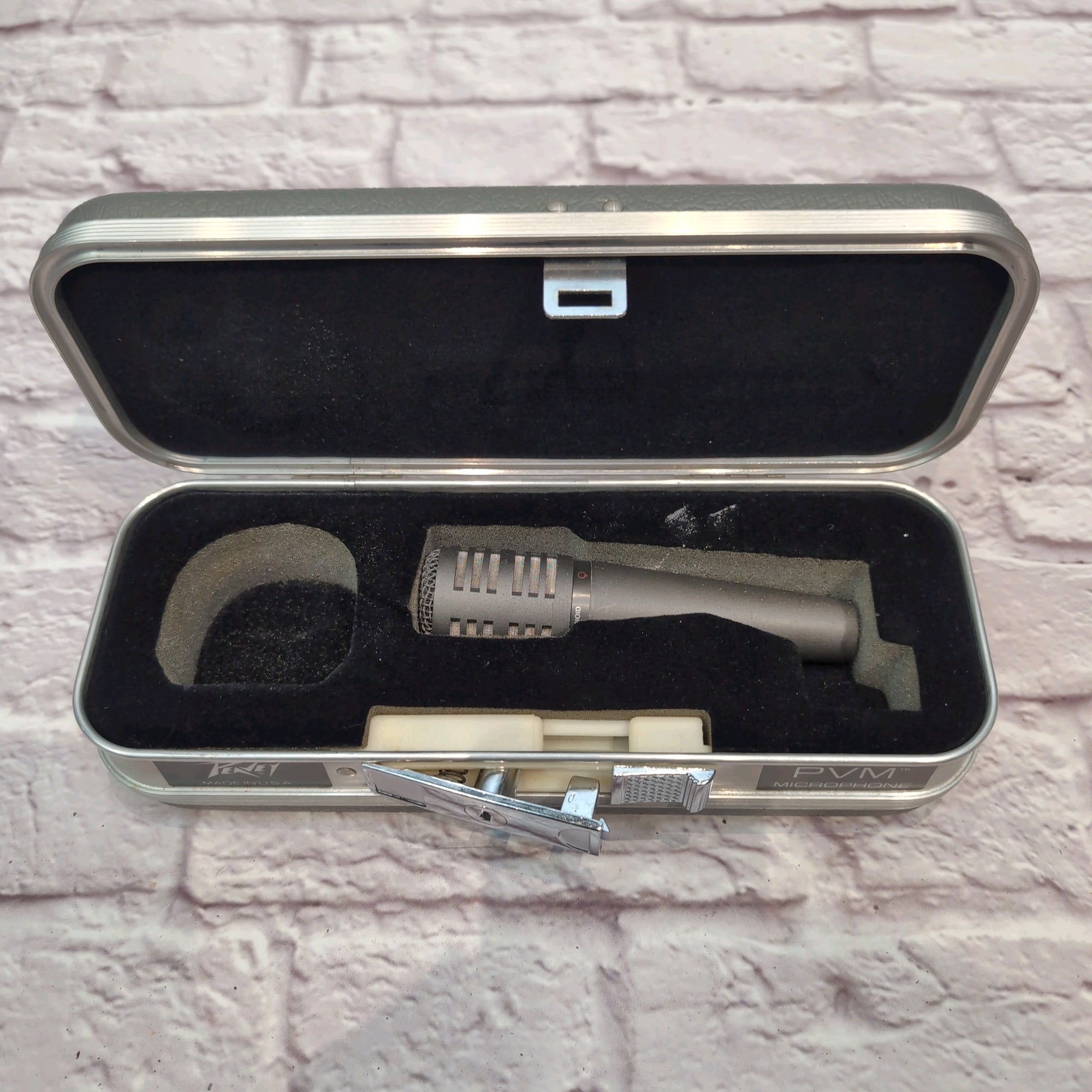 Peavey PVM45 Supercardioid Dynamic Mic w/ Case