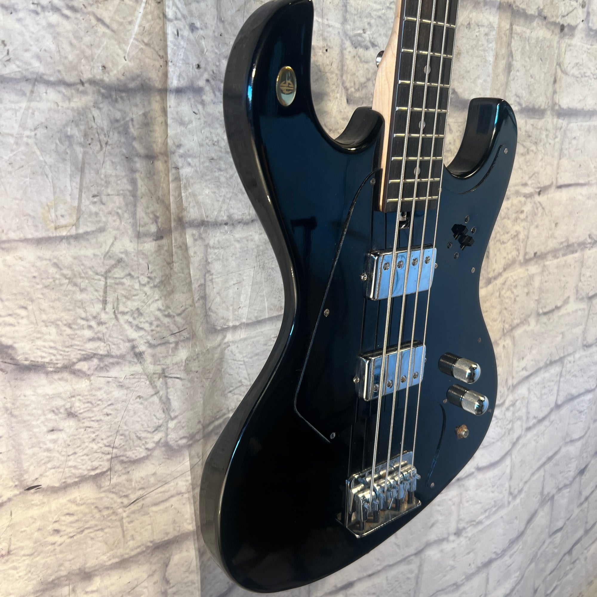 Harmony H906 Short Scale 4 String bass