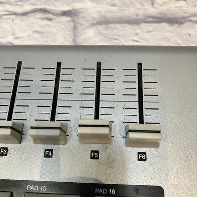 Akai MPD 24 Midi Controller