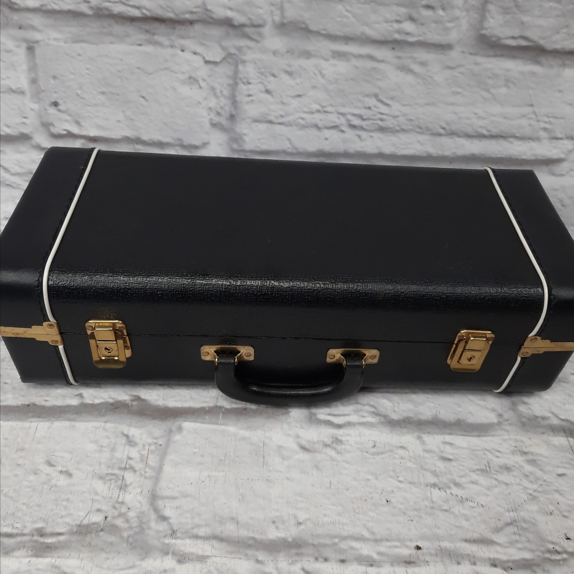 Cornet Case w/Red Interior 18" x 7"