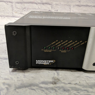 Monster Power HTS-3500 Power Center Power Conditioner