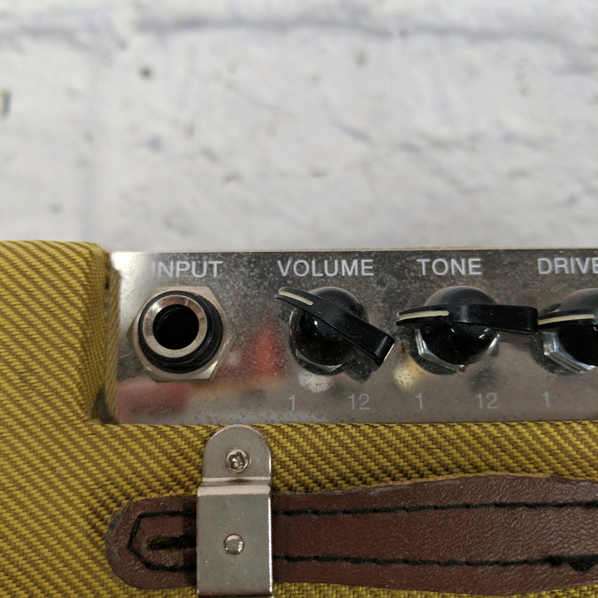Fender Mini 57 Twin Amp null