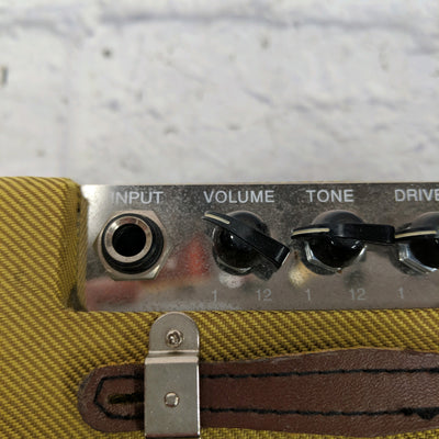 Fender Mini 57 Twin Amp null