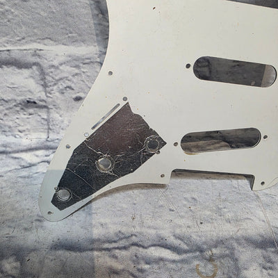 Squier Fender Player Stratocaster Pickguard (25 hole) *off* White Pickguard