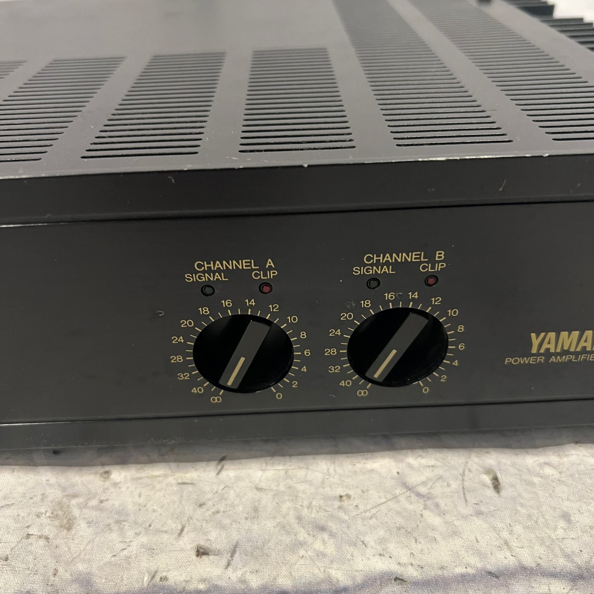 Yamaha P2075 Power Amp