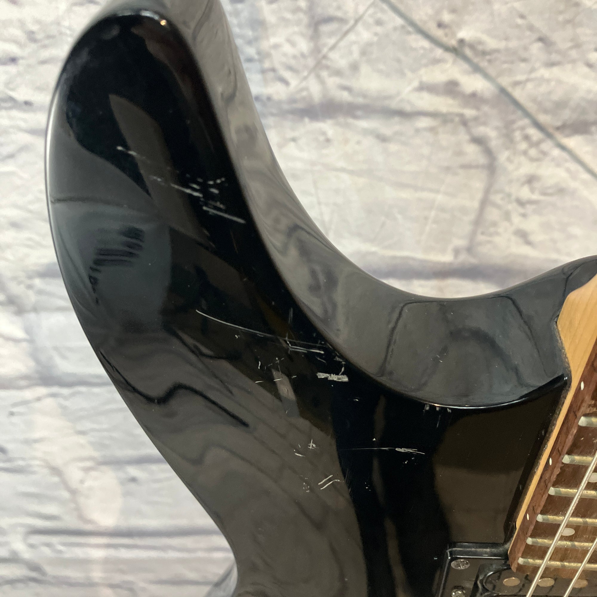 Laguna LE300 Electric Guitar