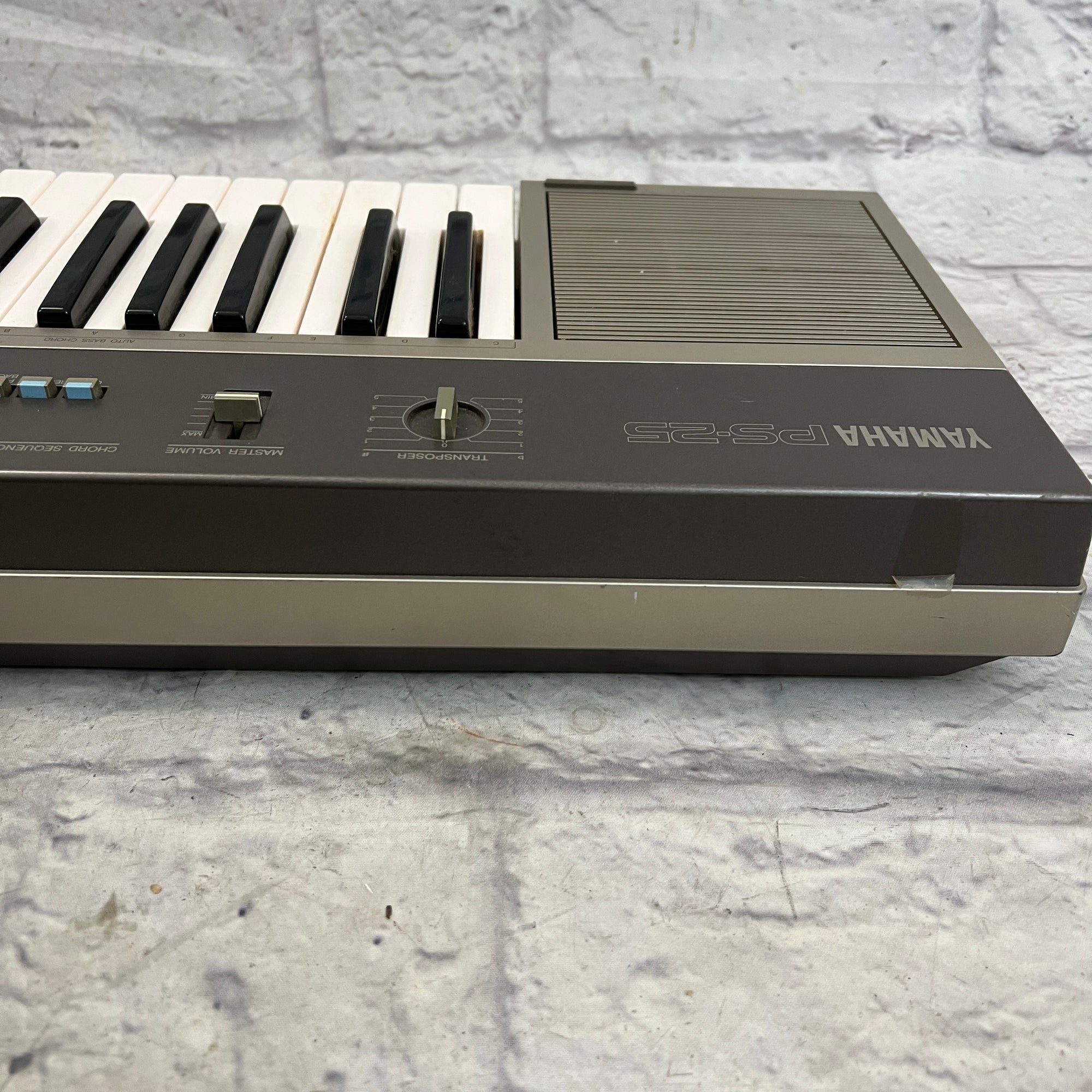 Yamaha PS-25 Digital Piano