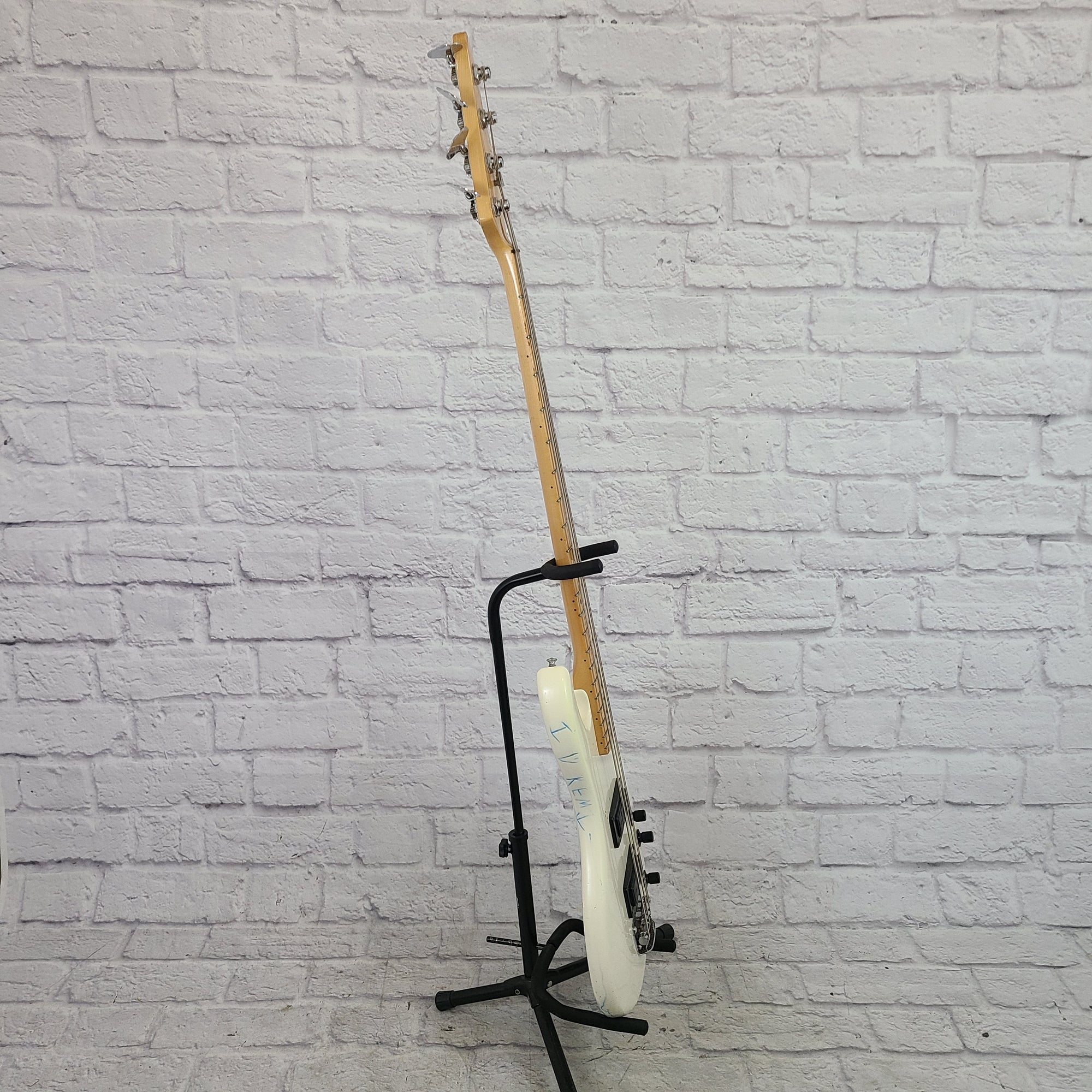 Peavey Foundation 4 String Bass Guitar