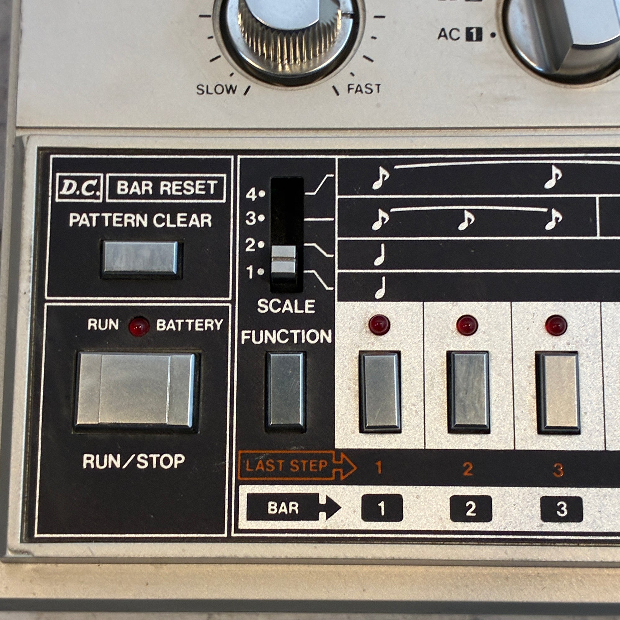 Roland Vintage 1980s TR-606 Drumatix Analog Drum Machine