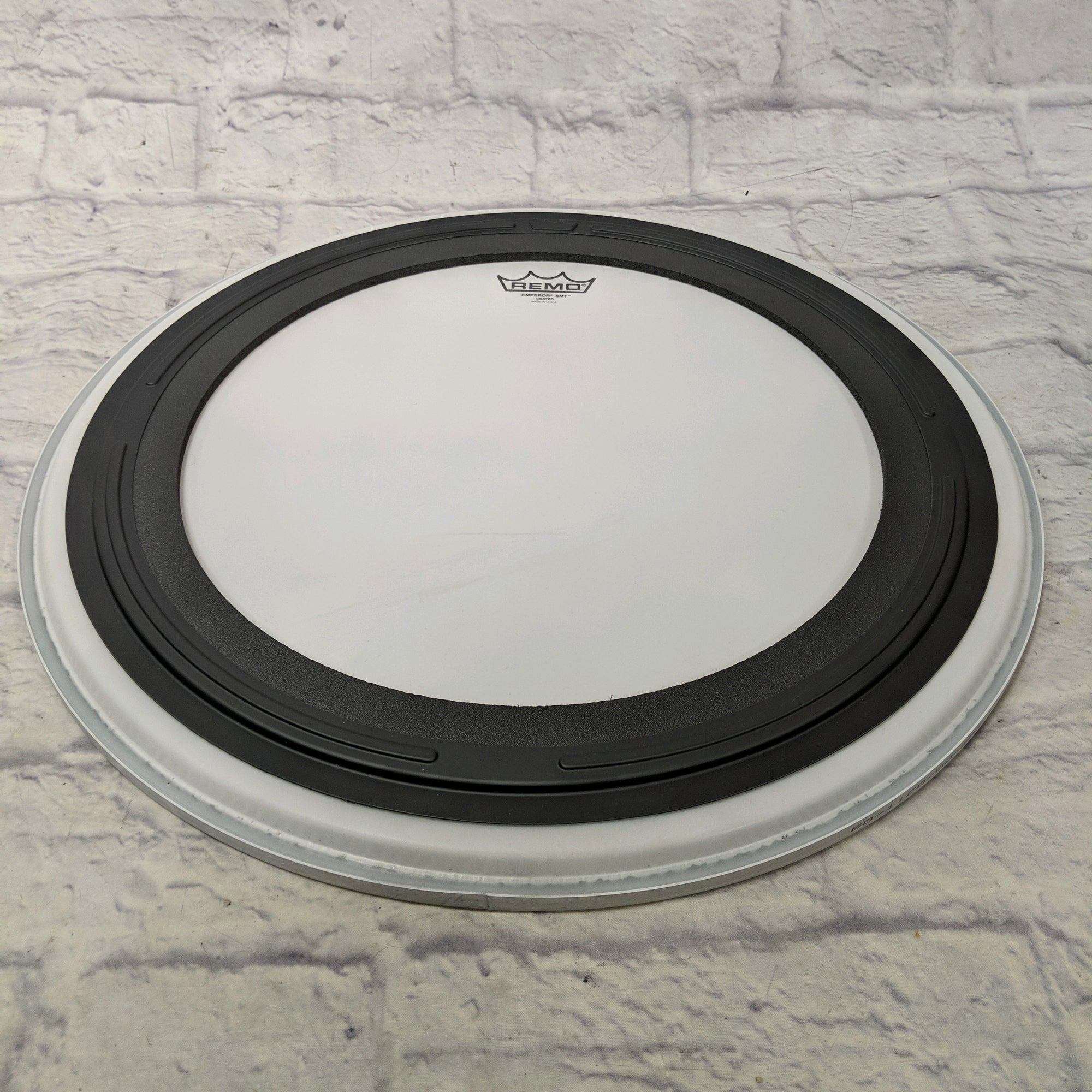 Remo 20" Drumhead With Dampening Foam Drum Head