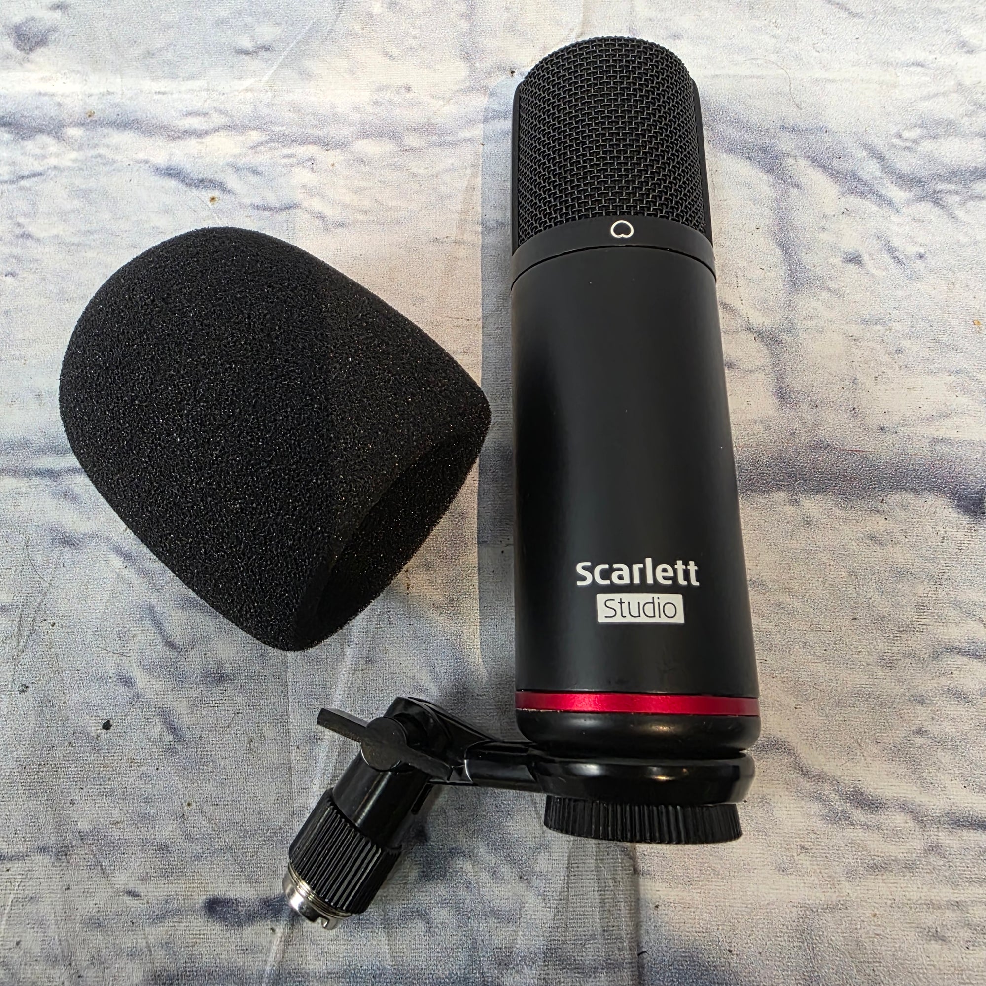 Focusrite Scarlett CM25 Condenser With Windscreen, Case, and Clip Microphone
