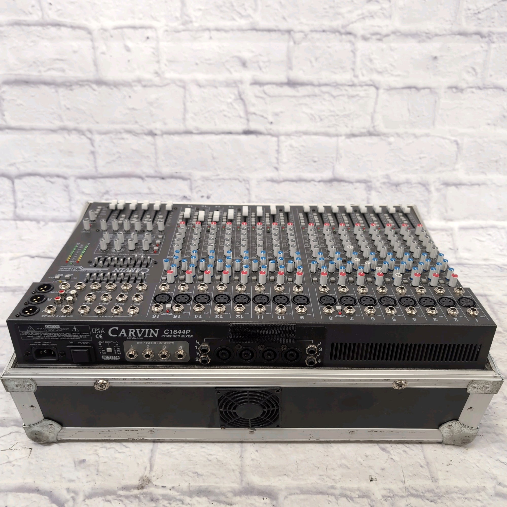 Carvin Concert Series C1644P Powered Mixer w/ Road Case Carvin Concert Series C1644P Powered Mixer w/ Road Case