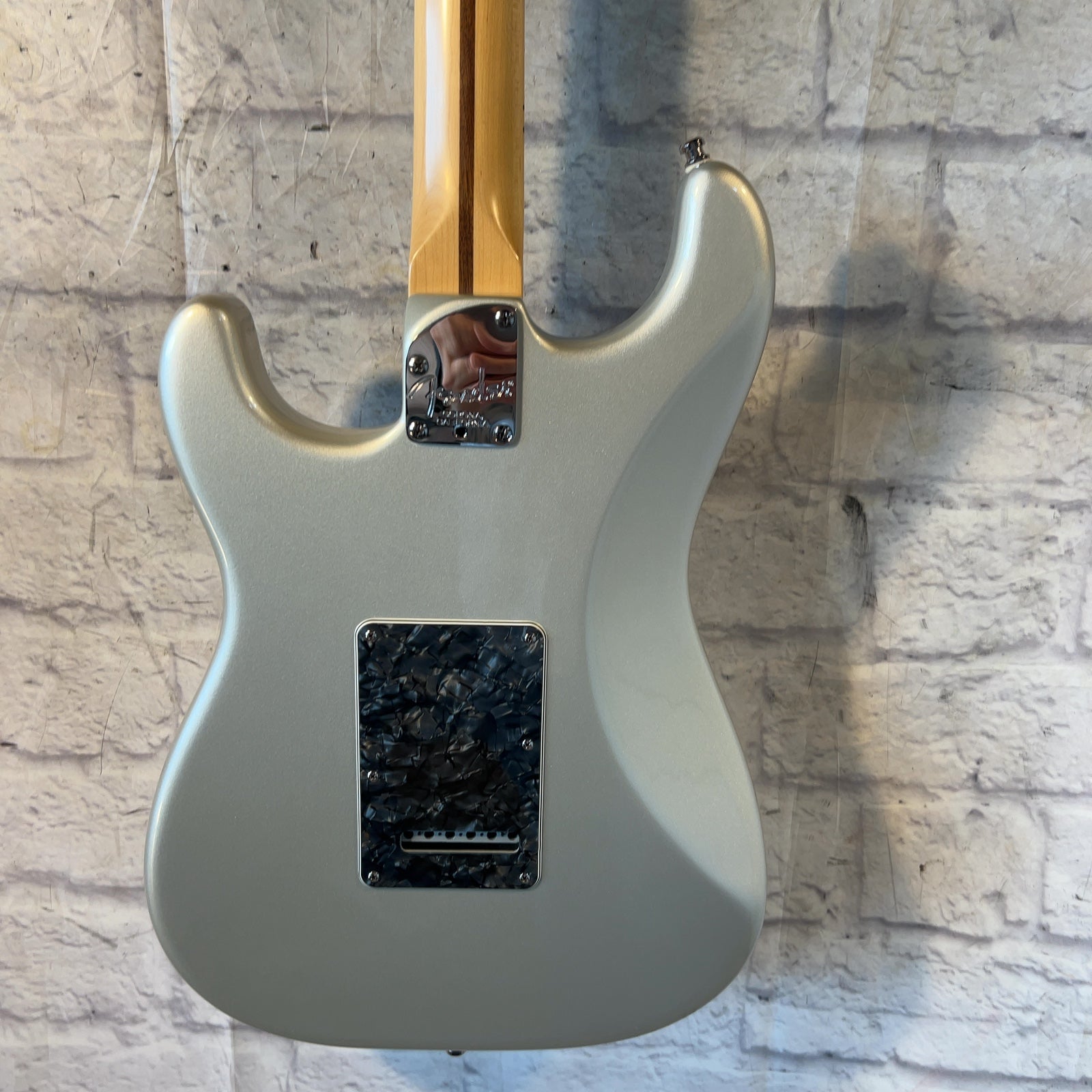 Fender 2004 American De;luxe Stratocaster Silver with Case Electric Guitar