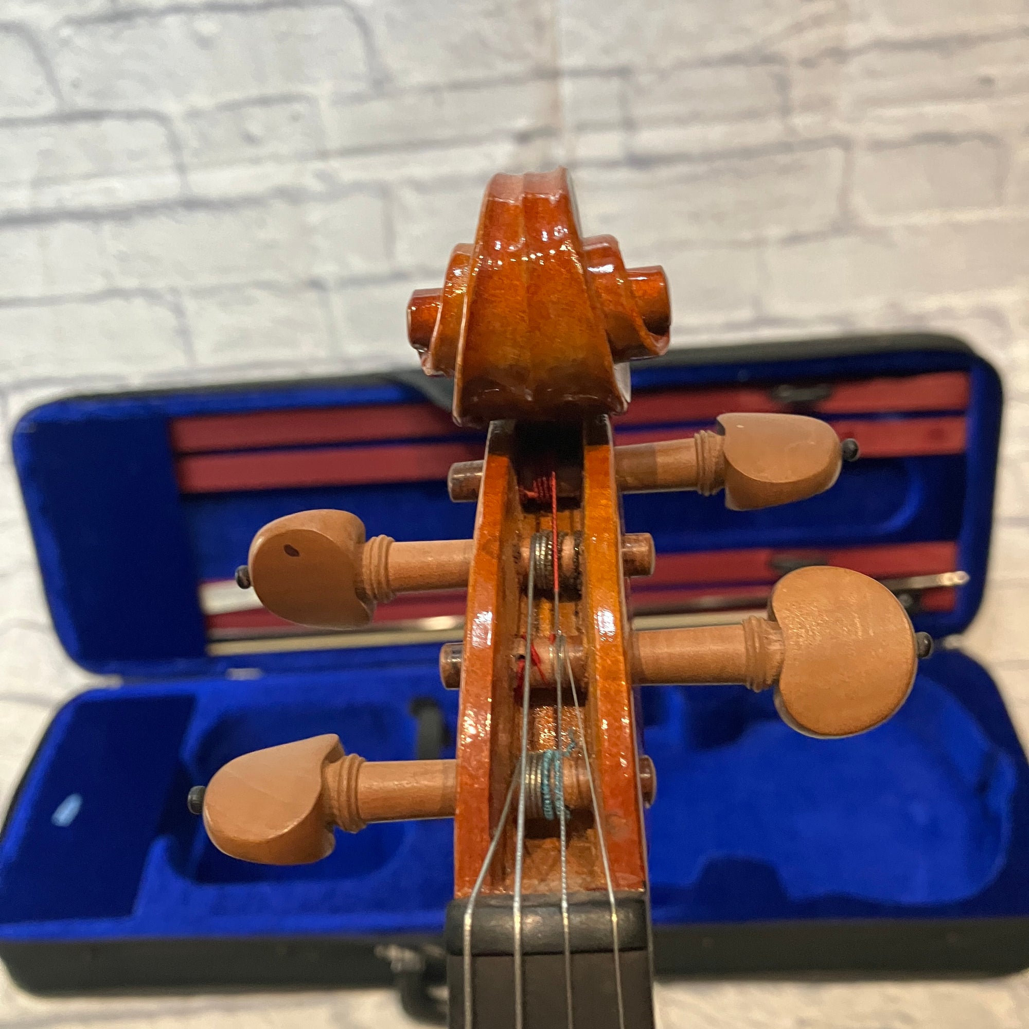 Unknown Beginner 4/4 Full Size Violin w/ Case and Bow
