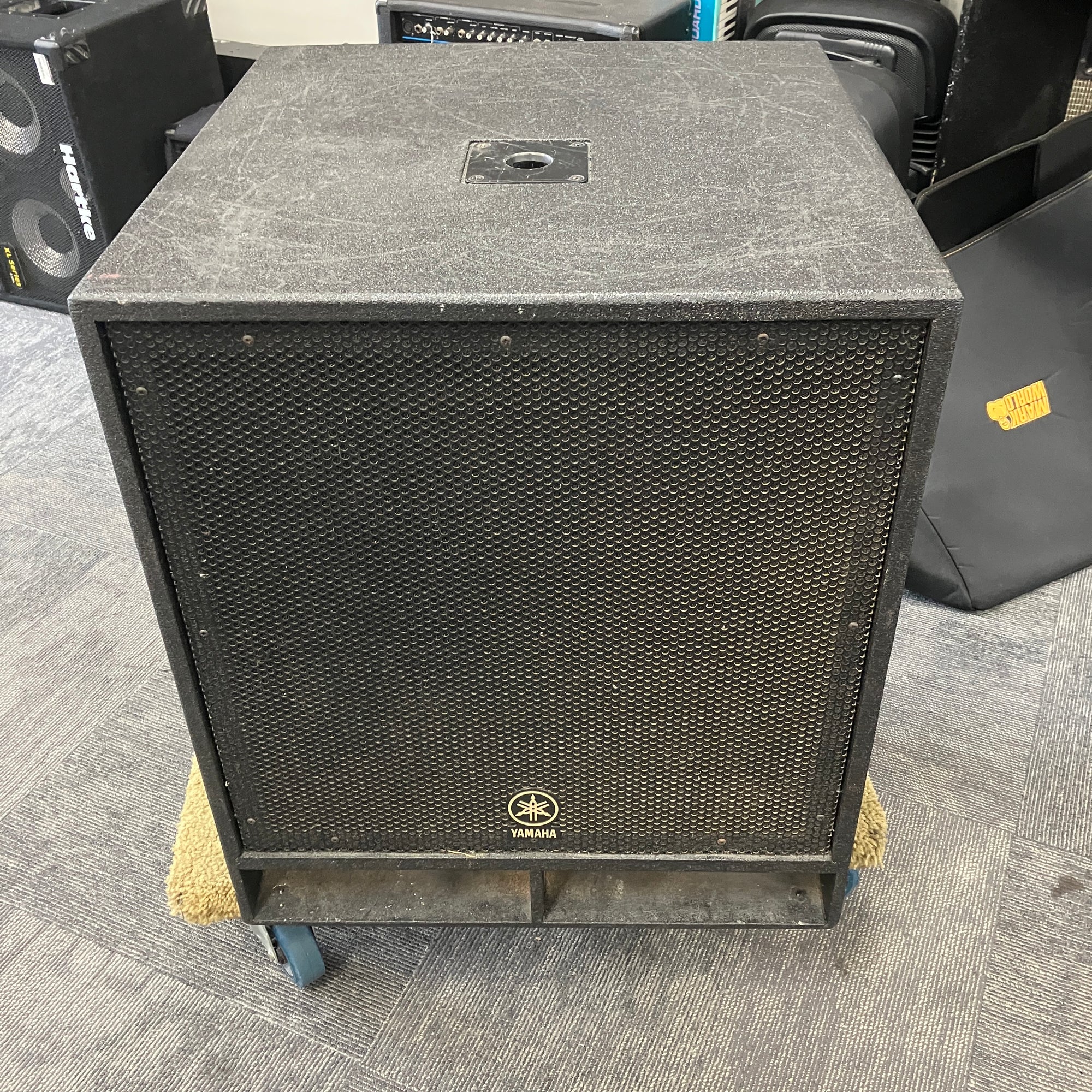 Yamaha CW118 18 Passive Subwoofer