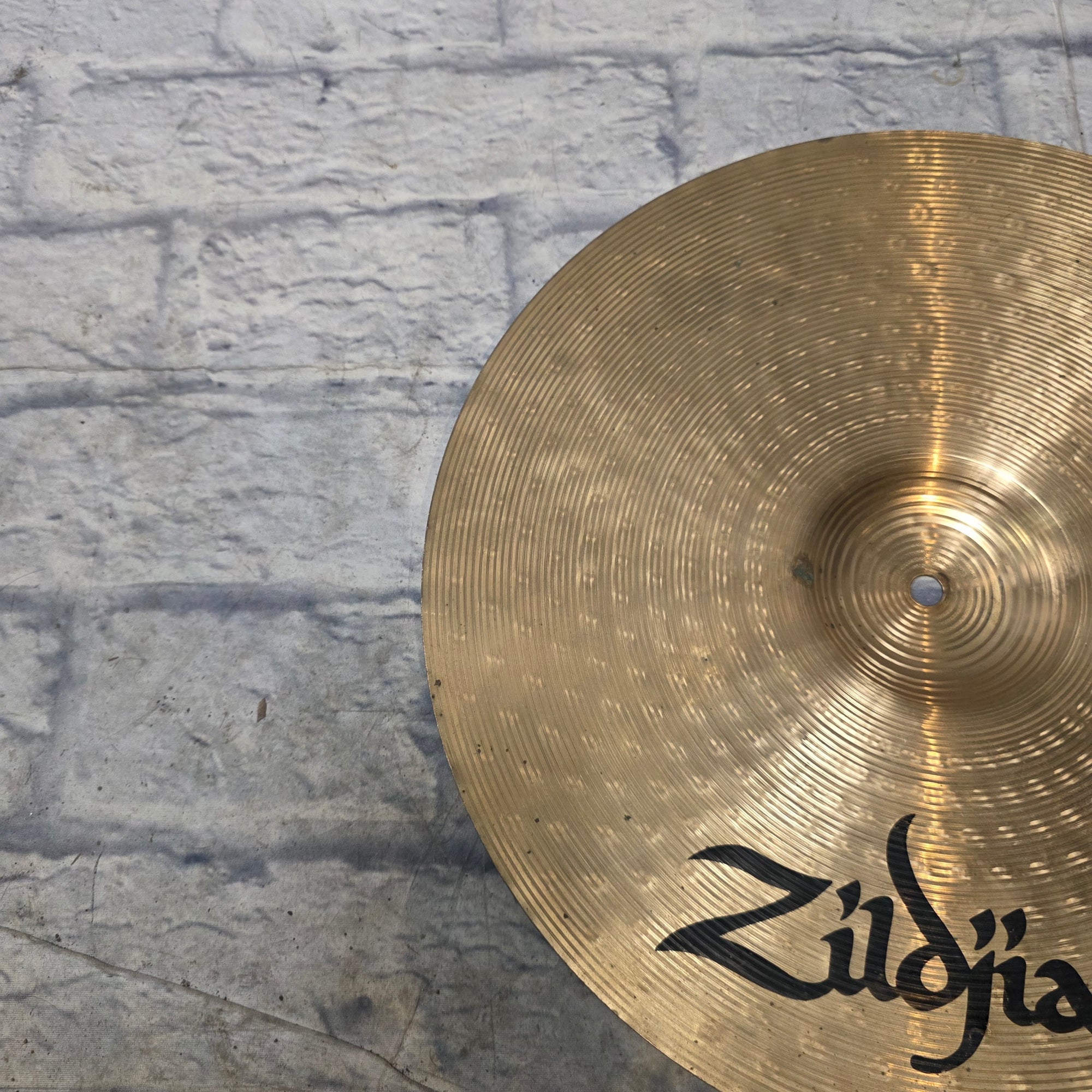 Zildjian ZHT 16" Medium Thin Crash Crash Cymbal