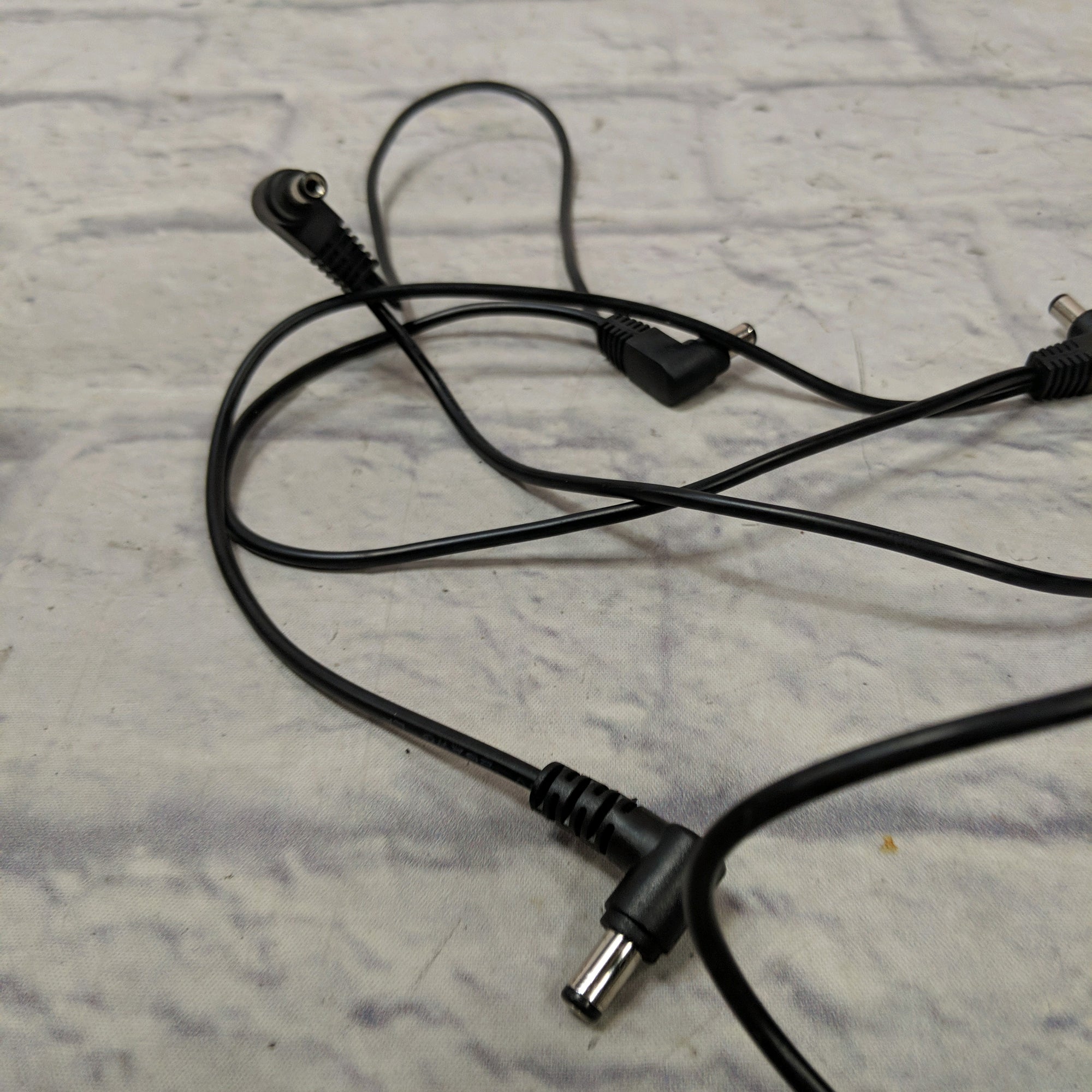 Unknown Power Supply with 5 Daisy Chain