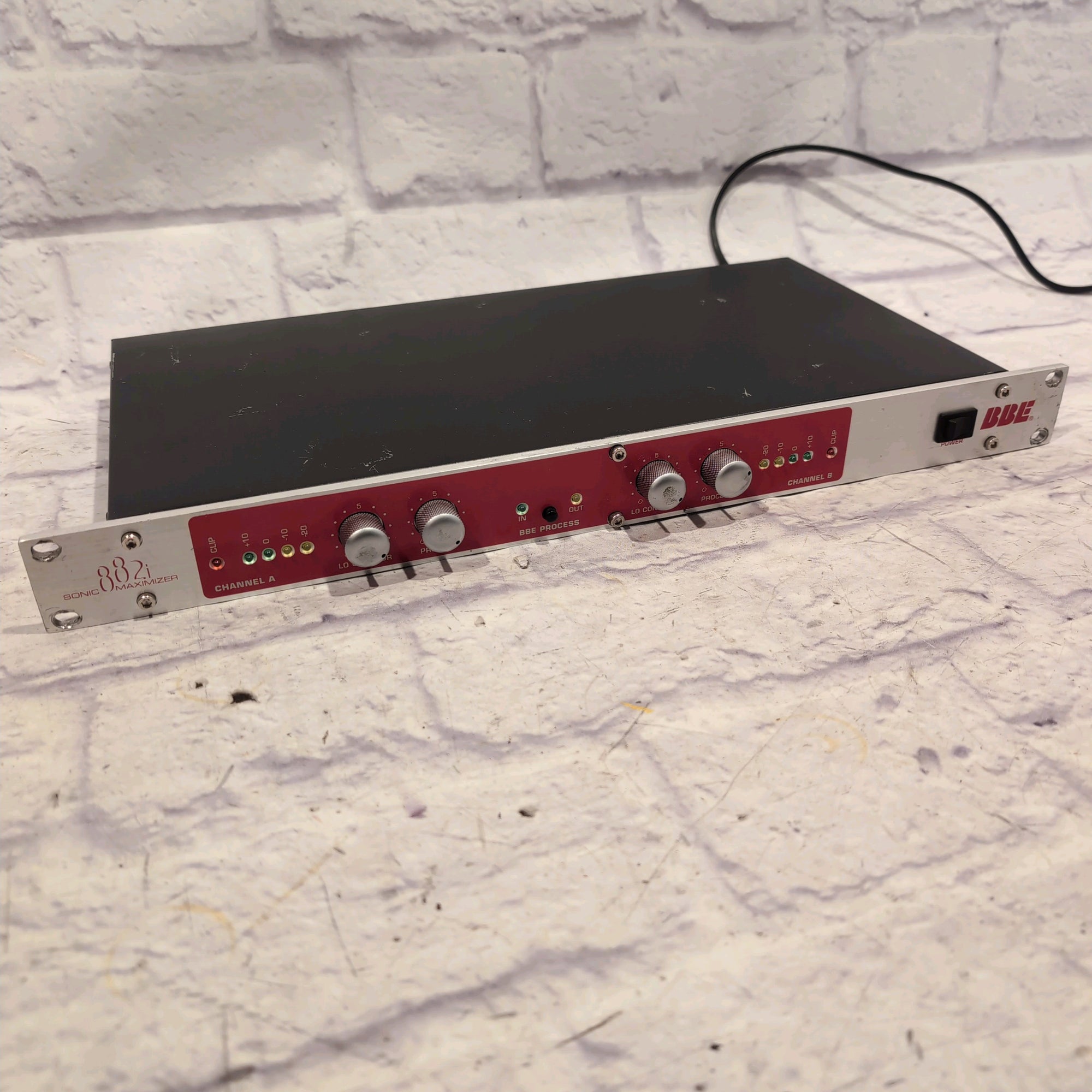 BBE 882i Sonic Maximizer Rack Unit Red