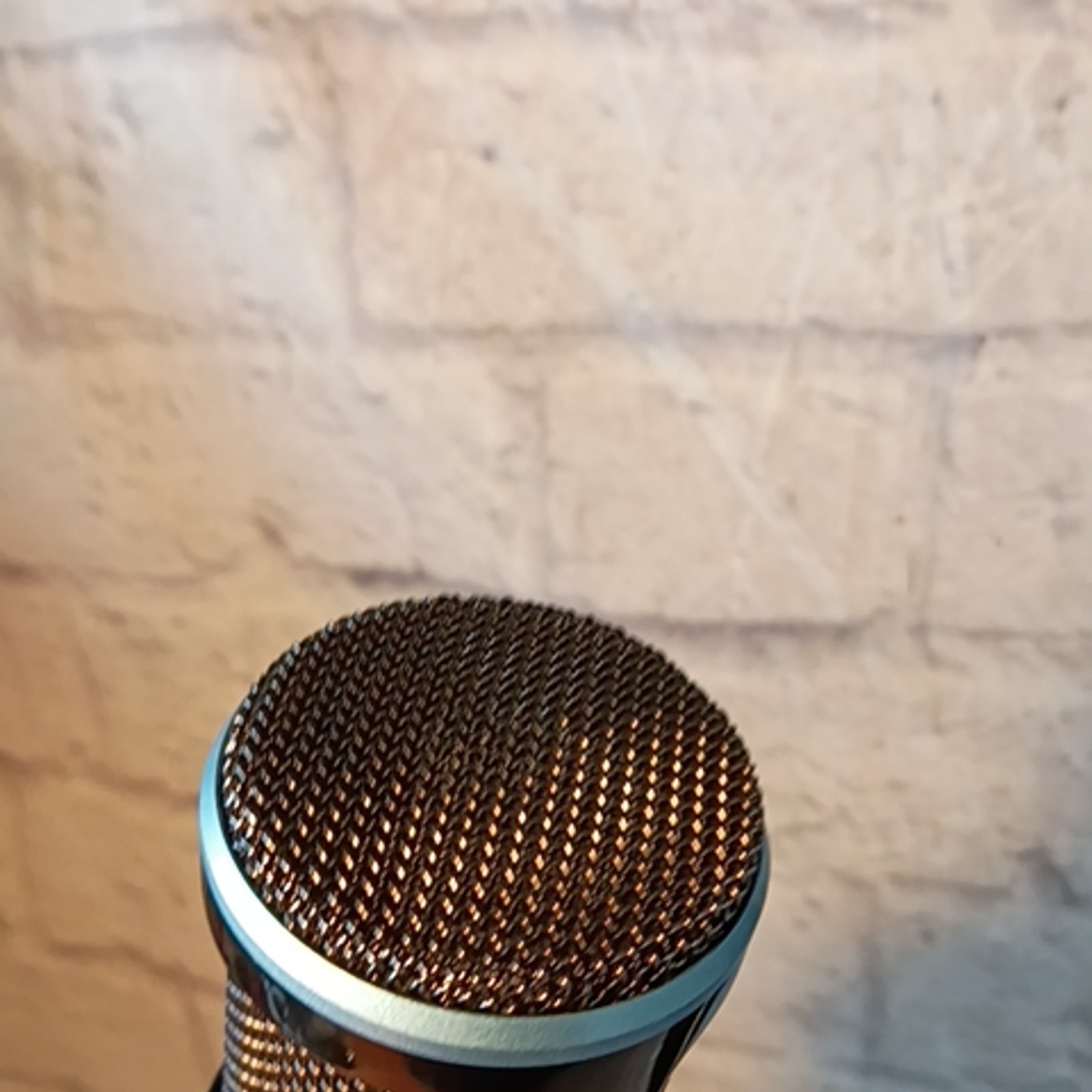 Sterling Audio SP150 Large Diaphragm Condenser Microphone Microphone