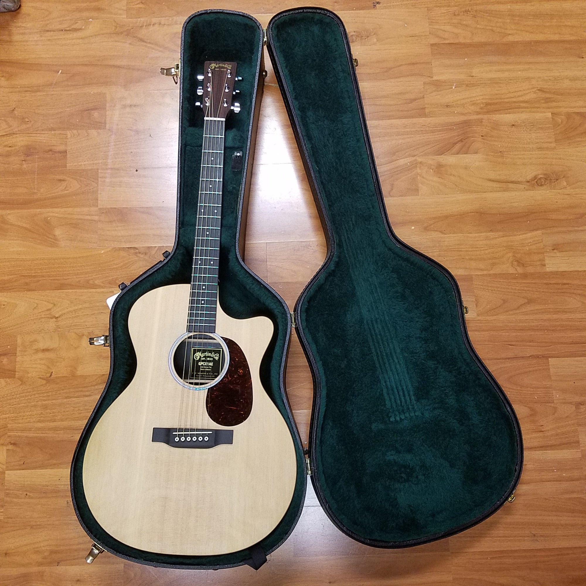 Martin gpcx1ae  W/Case