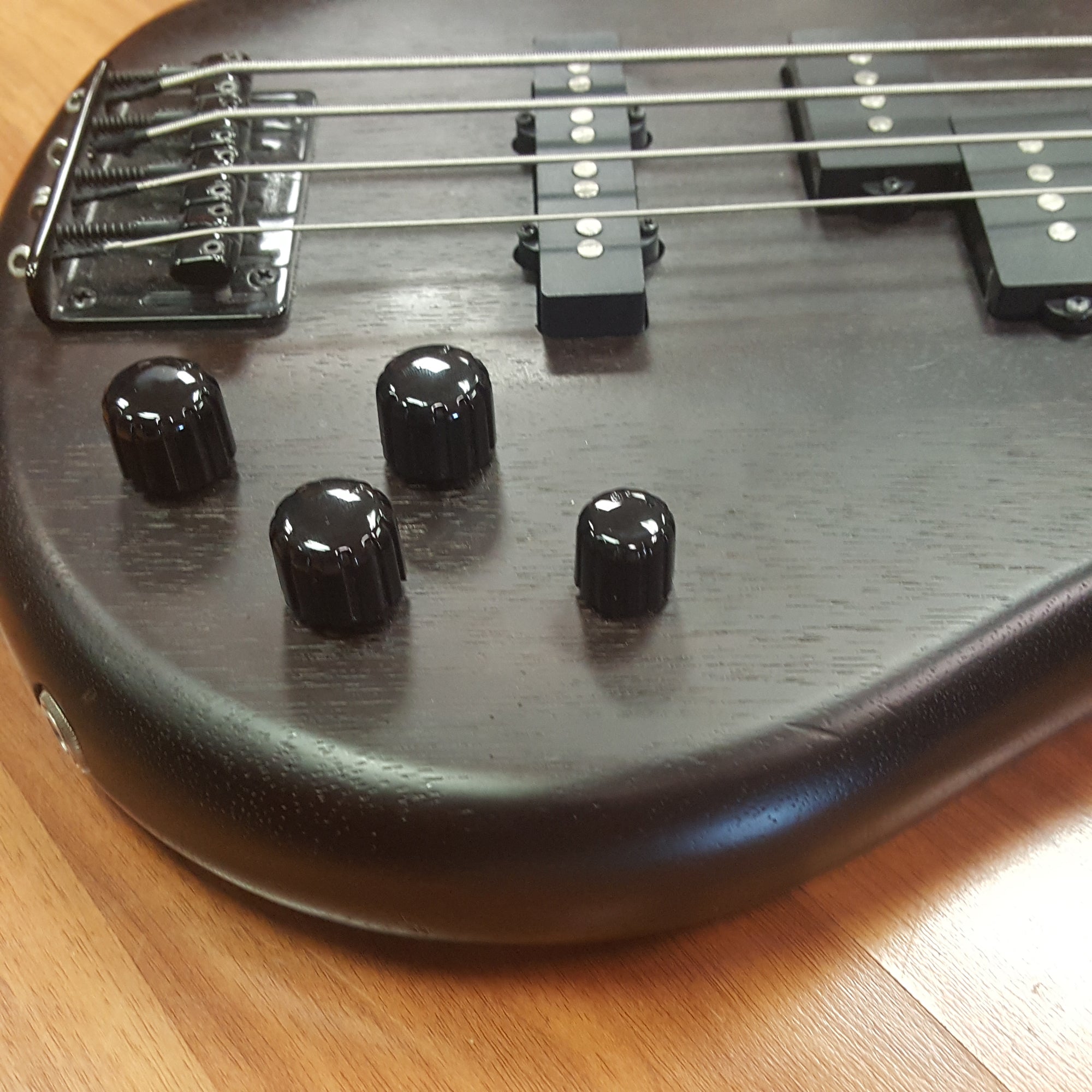 Ibanez GSR200B