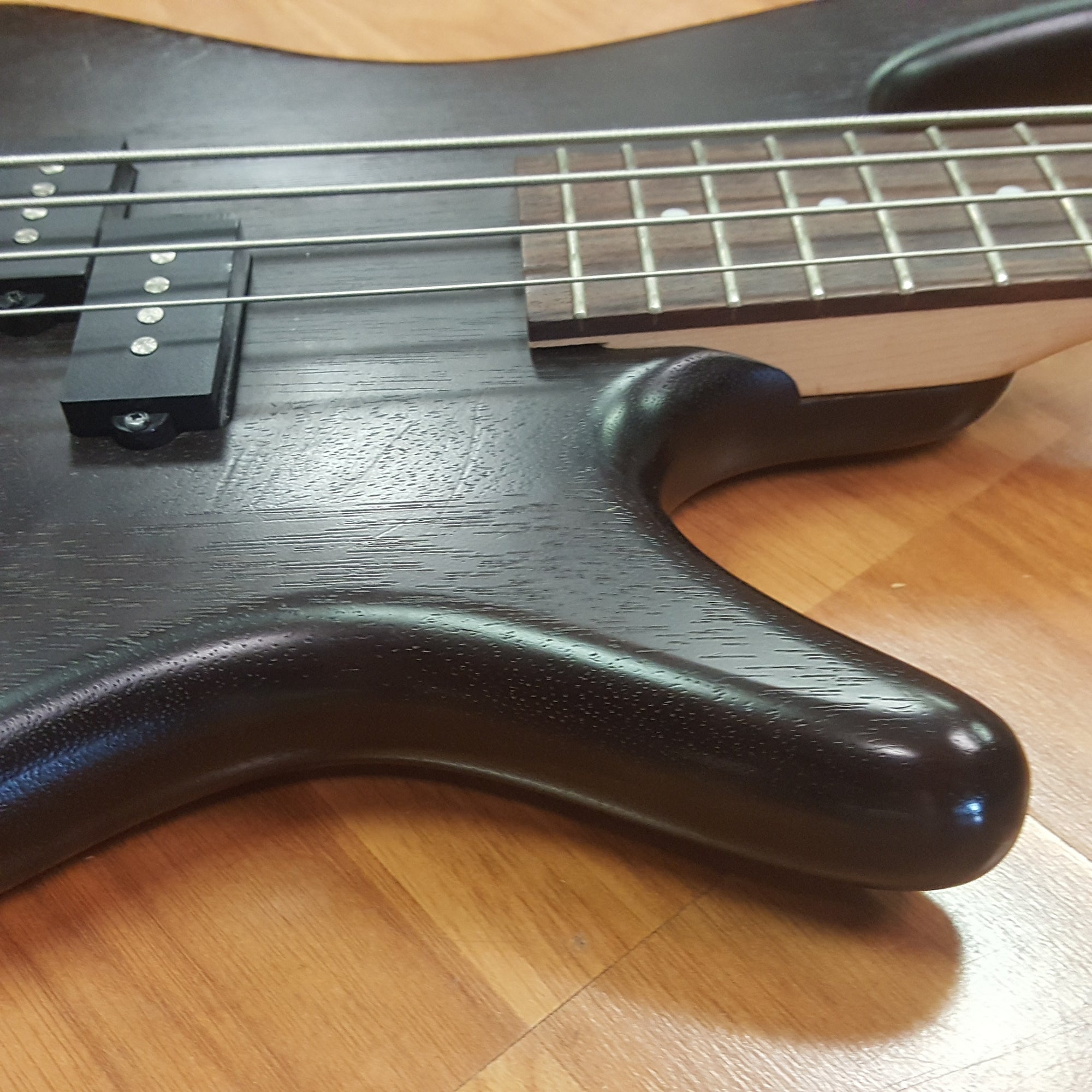 Ibanez GSR200B