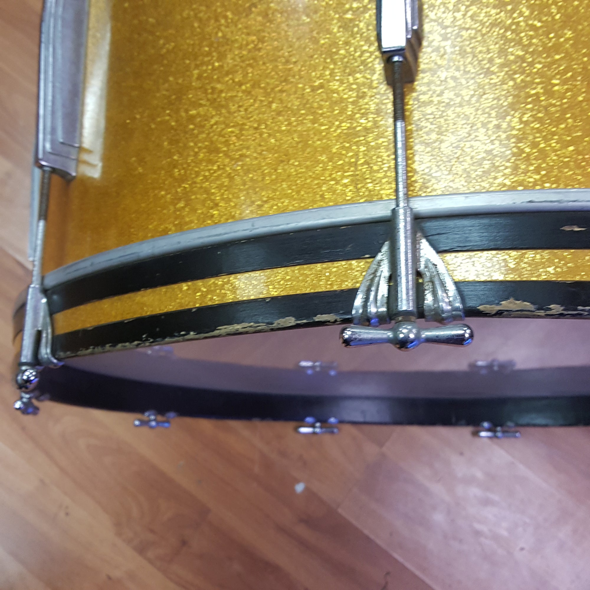 Ludwig 28" x 15" Bass Drum 1971 Gold Sparkle