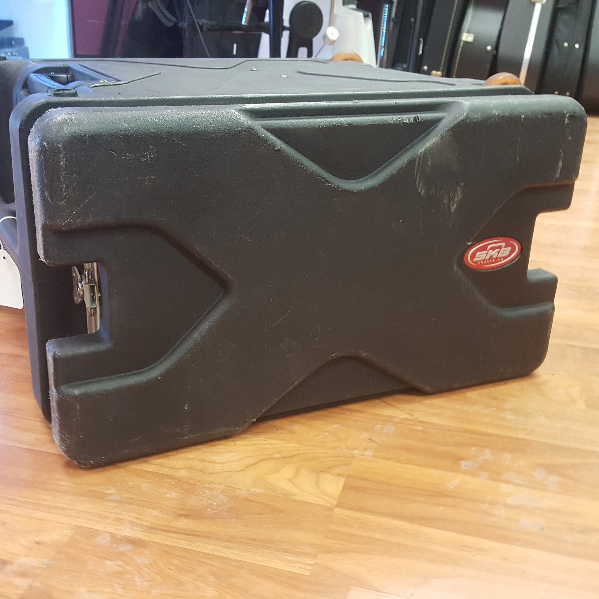 SKB 6U Rack w/ Wheels & Telescoping Handle