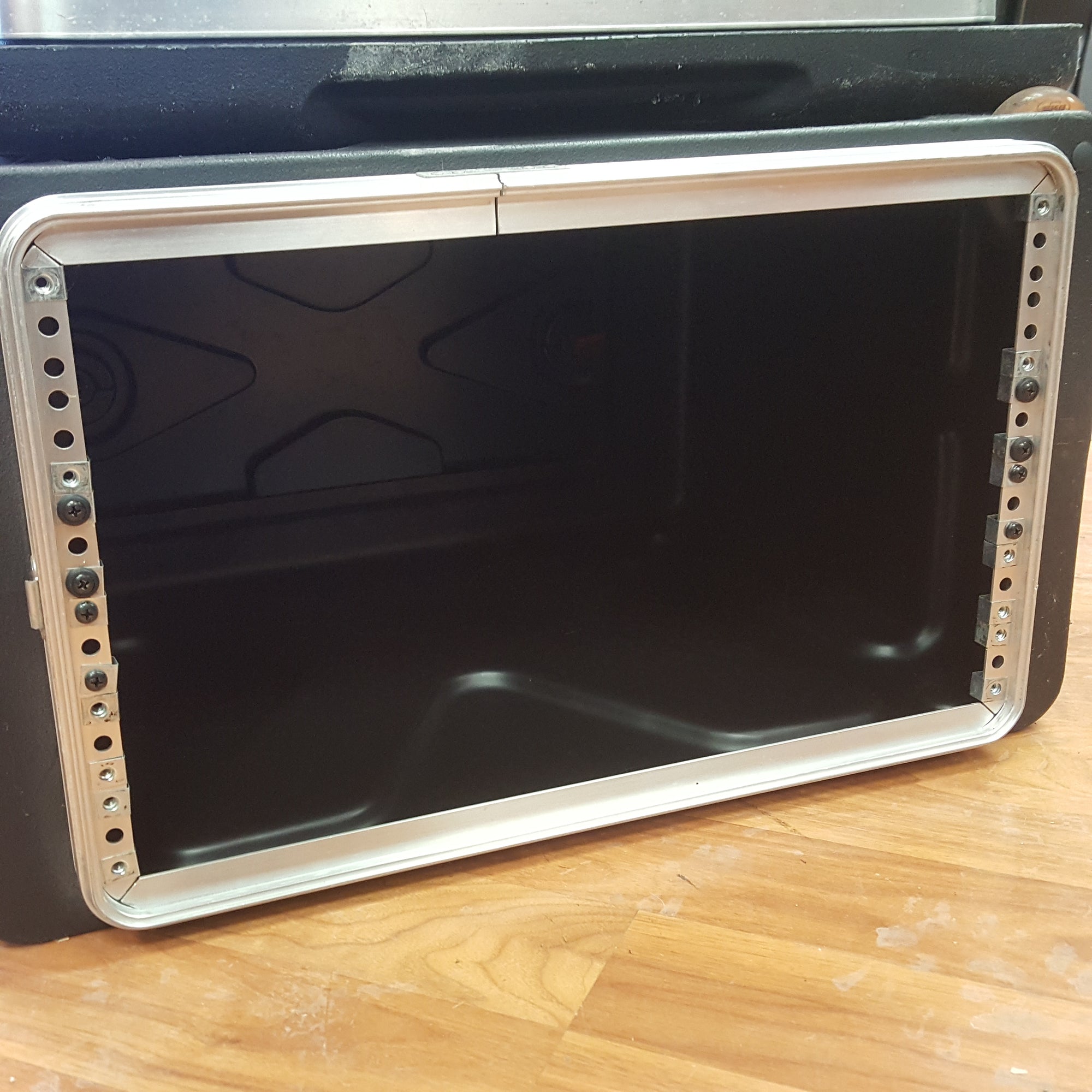 SKB 6U Rack w/ Wheels & Telescoping Handle