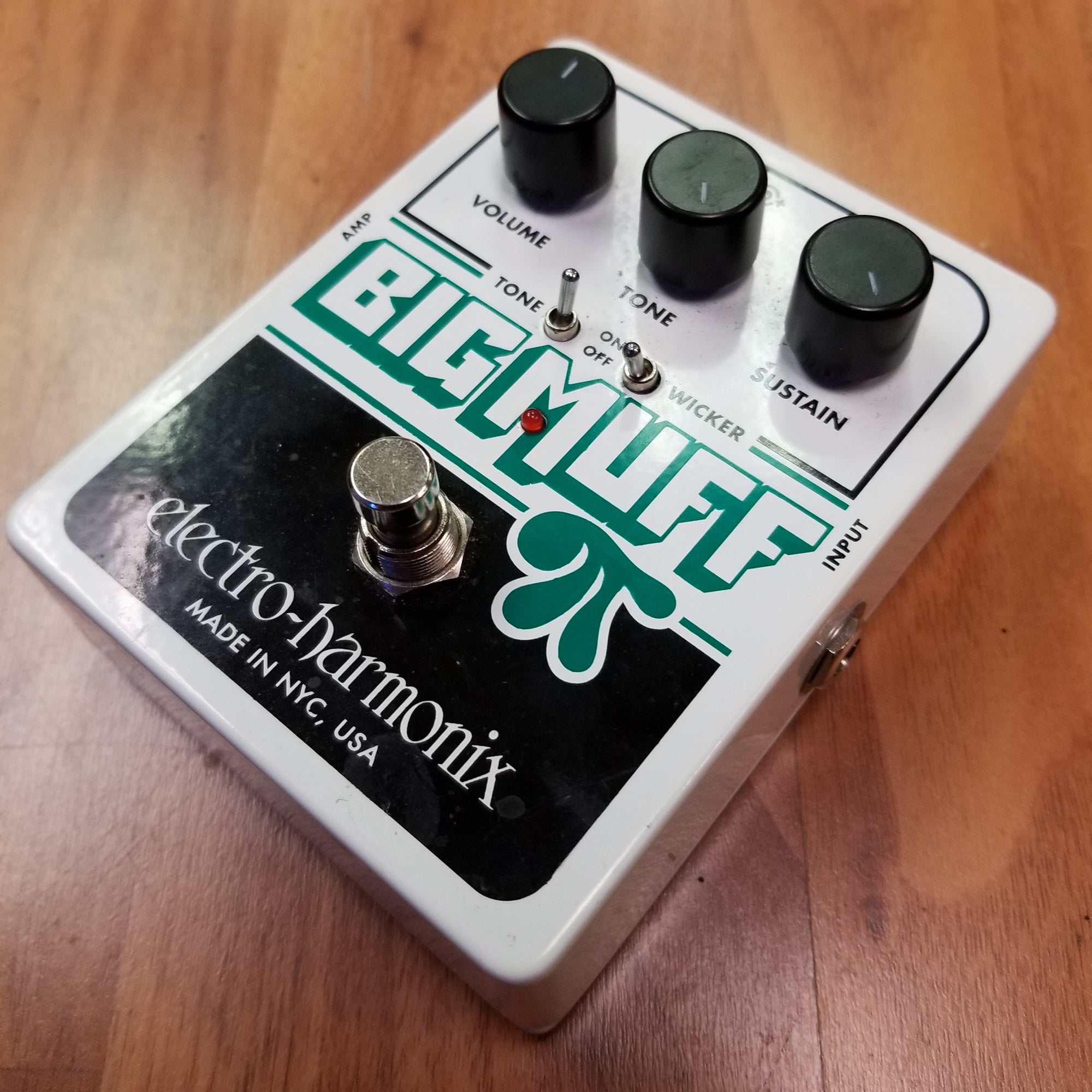 Electro-Harmonix Big Muff Pi w/ Tone Wicker