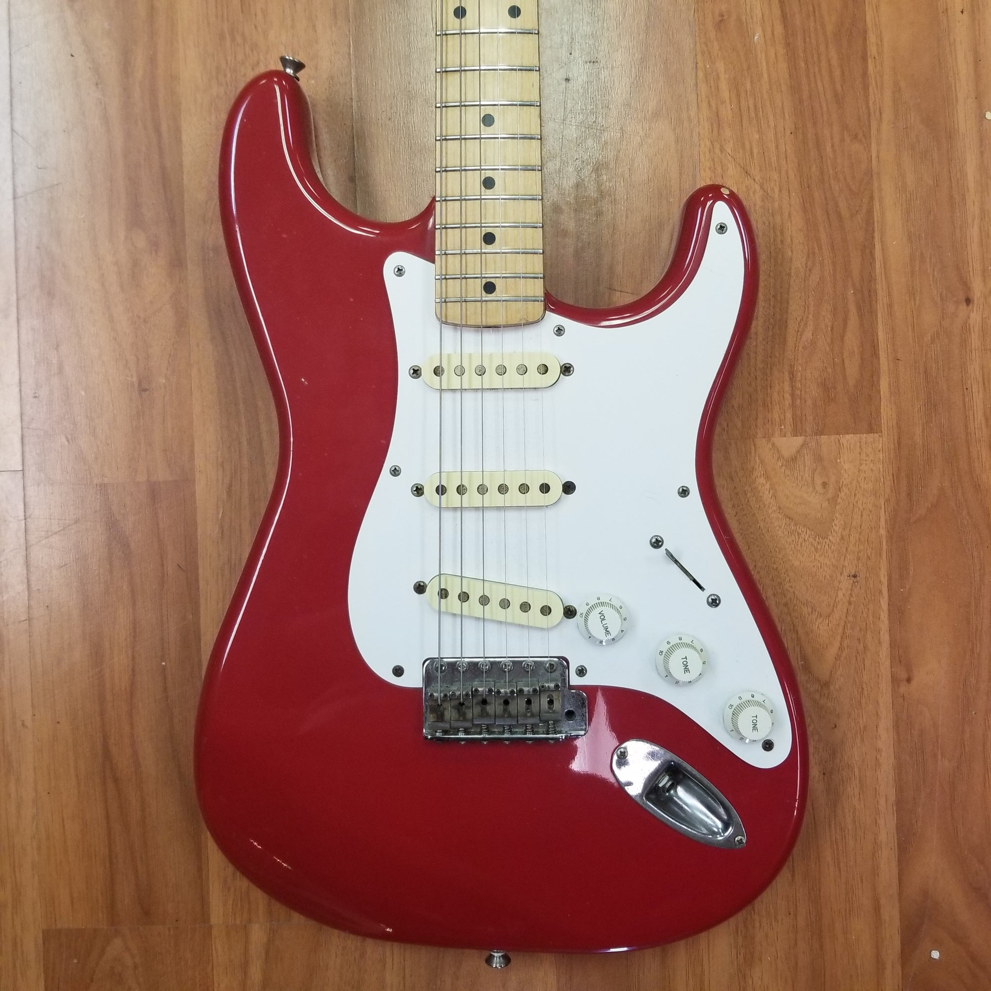 Squier Japan Stratocaster E Series Torino Red - Evolution Music
