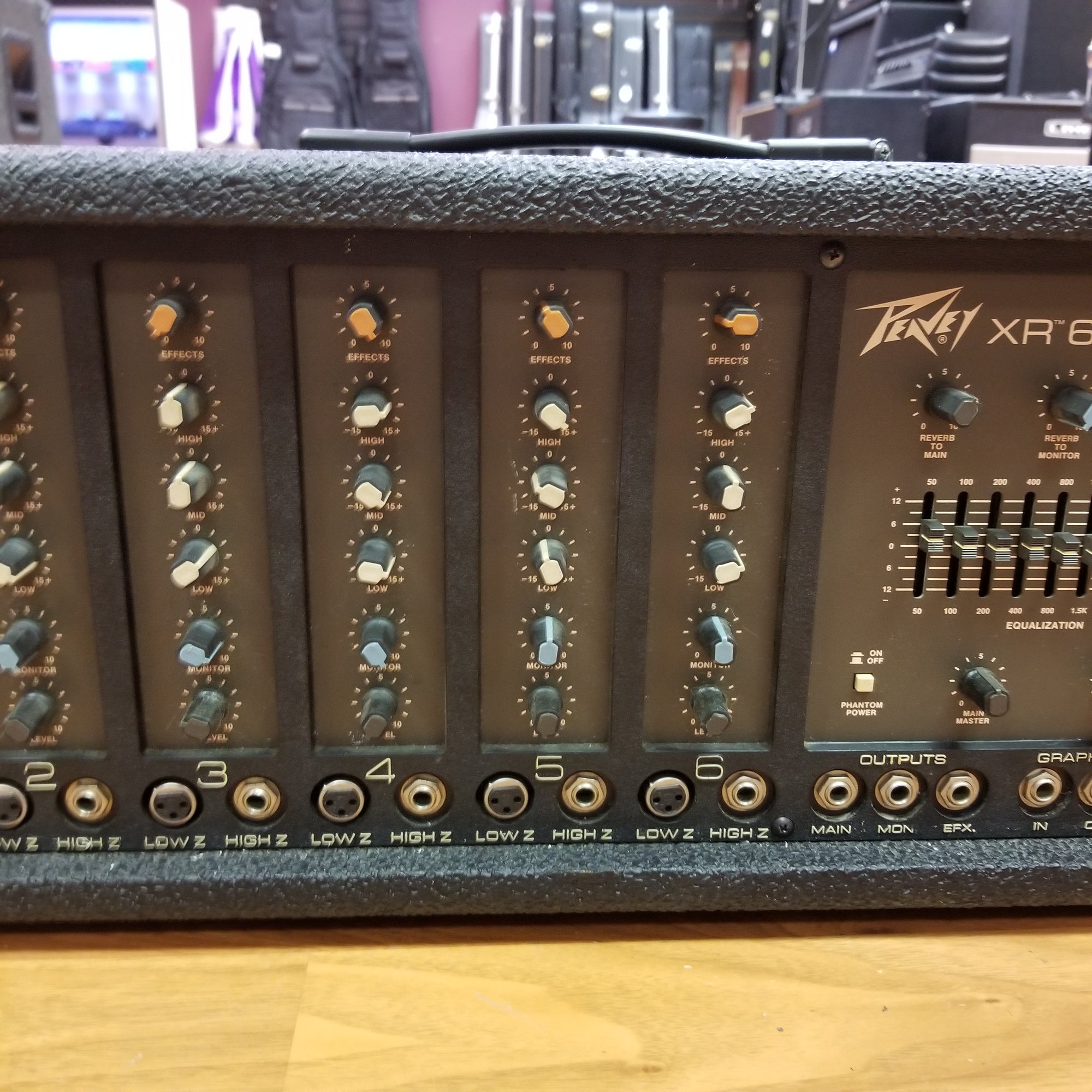 Peavey XR 600C Powered Mixer