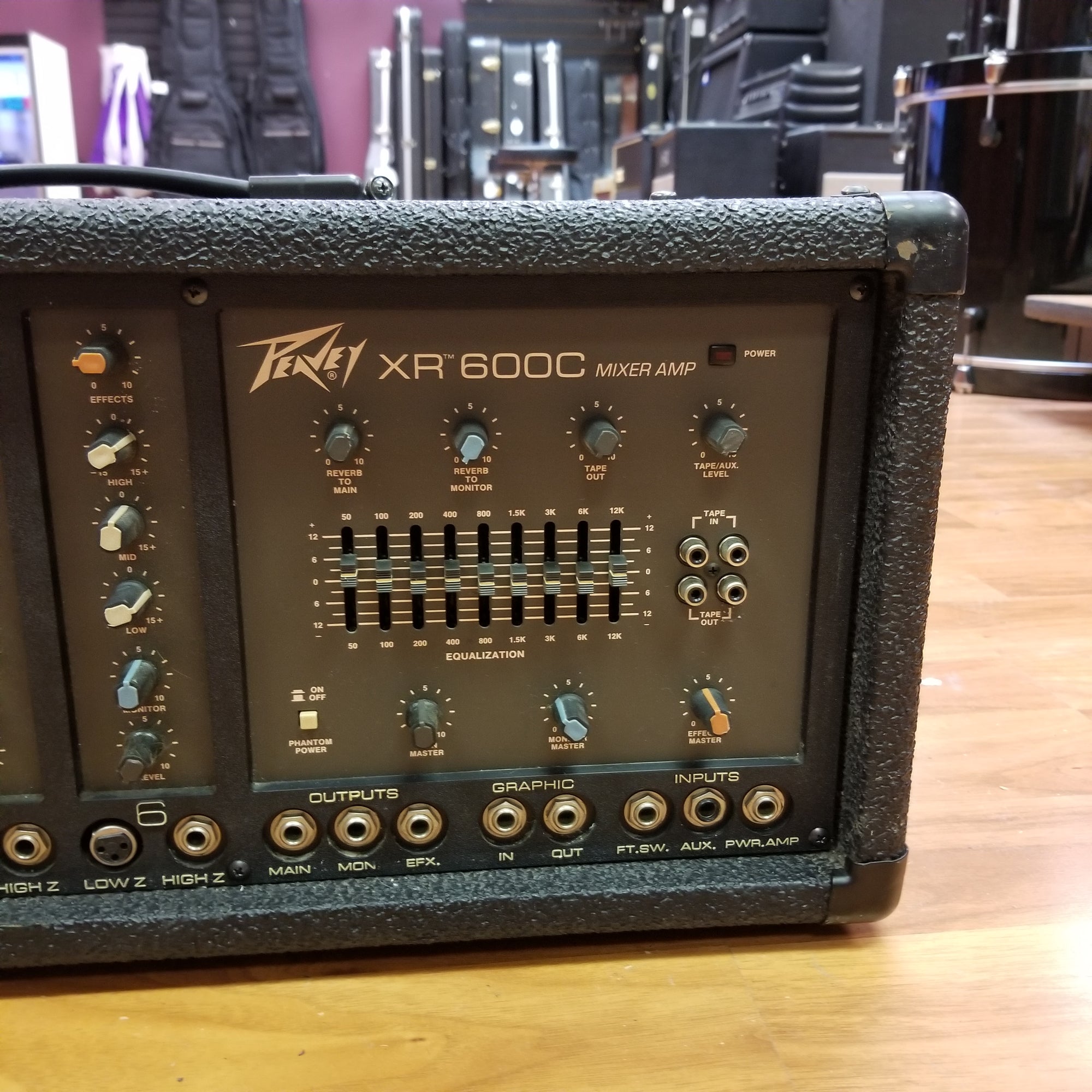 Peavey XR 600C Powered Mixer