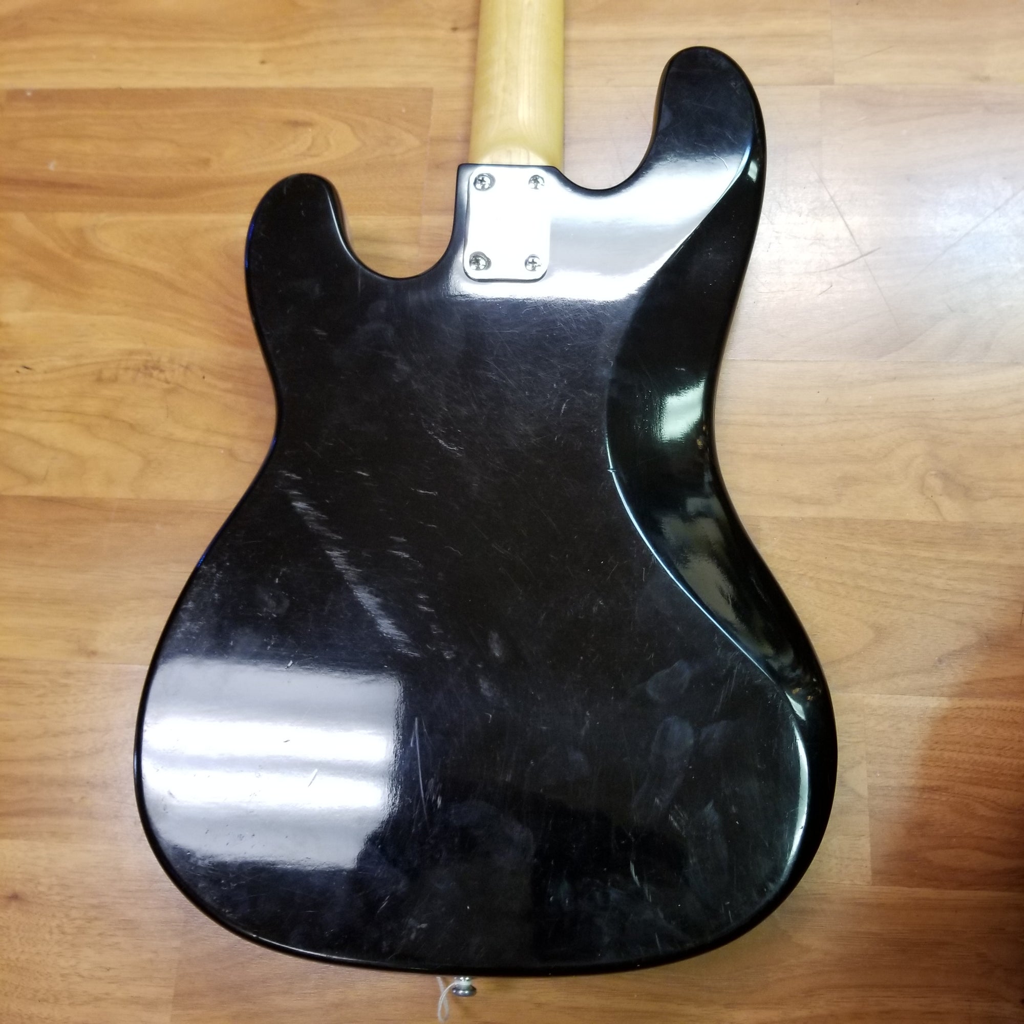 Hondo II P Bass w/ 1/4pnds